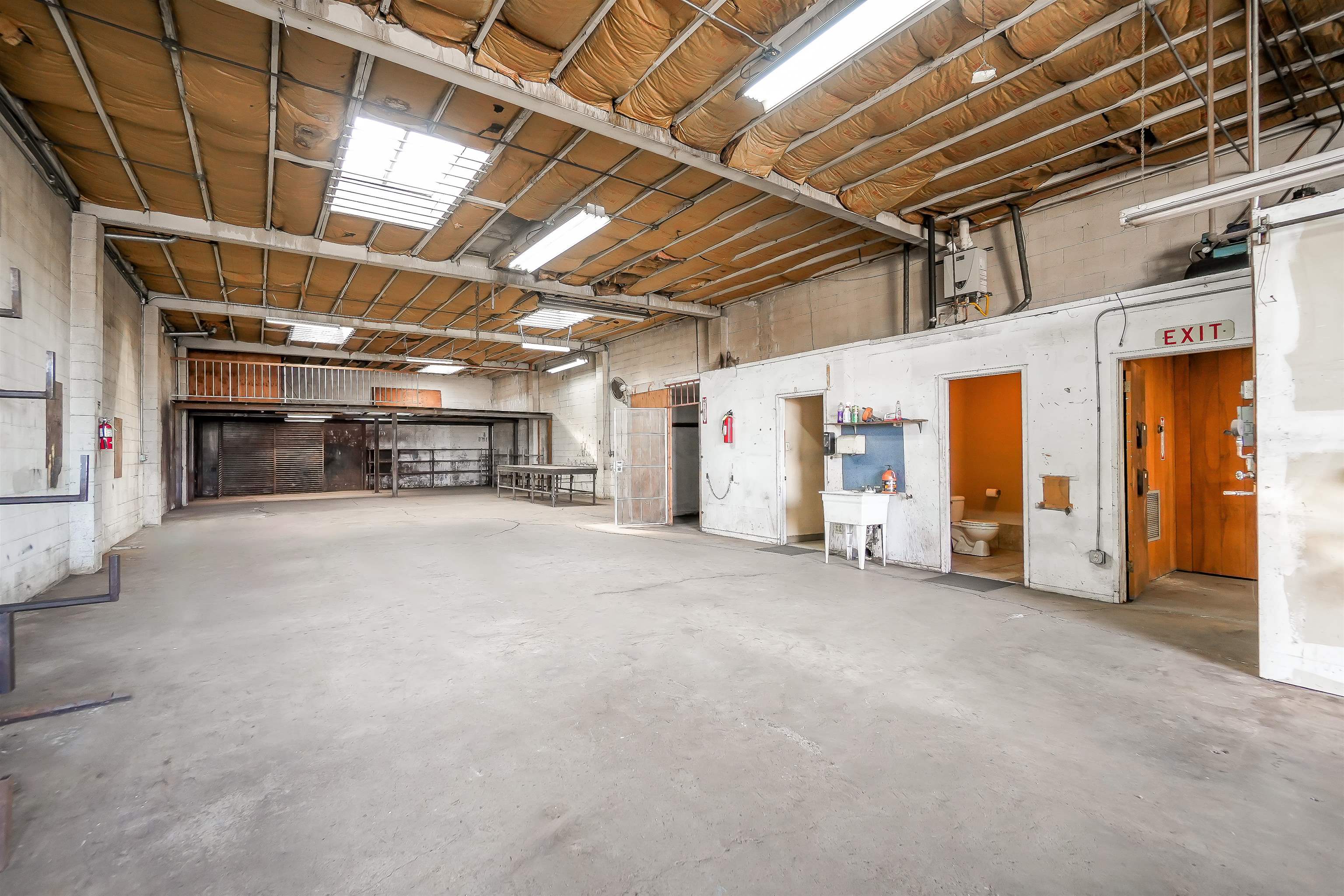 Detail Gallery Image 10 of 24 For 954 86th Ave, Oakland,  CA 94621 - – Beds | – Baths