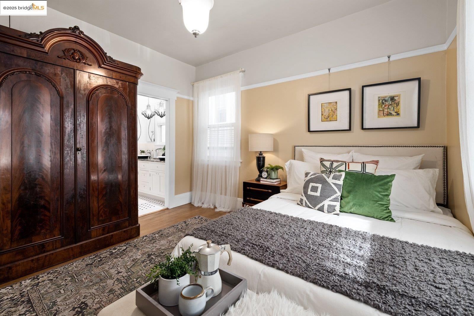 Detail Gallery Image 27 of 52 For 1076 61st St, Oakland,  CA 94608 - 2 Beds | 1 Baths