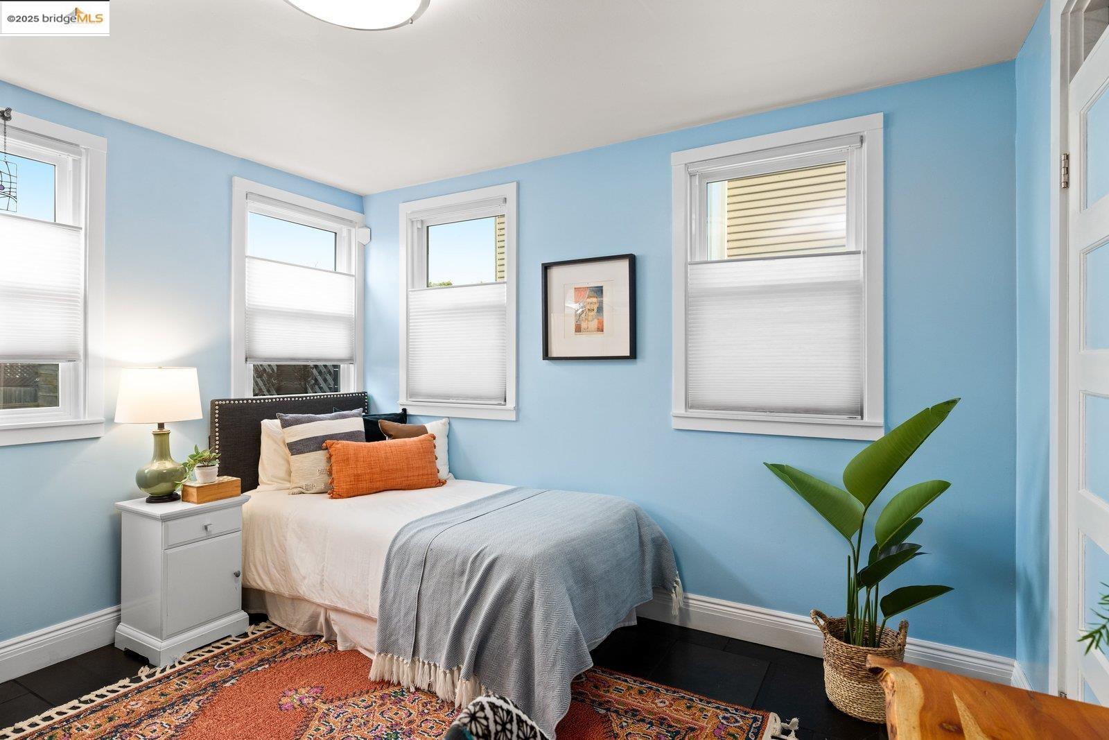 Detail Gallery Image 32 of 52 For 1076 61st St, Oakland,  CA 94608 - 2 Beds | 1 Baths