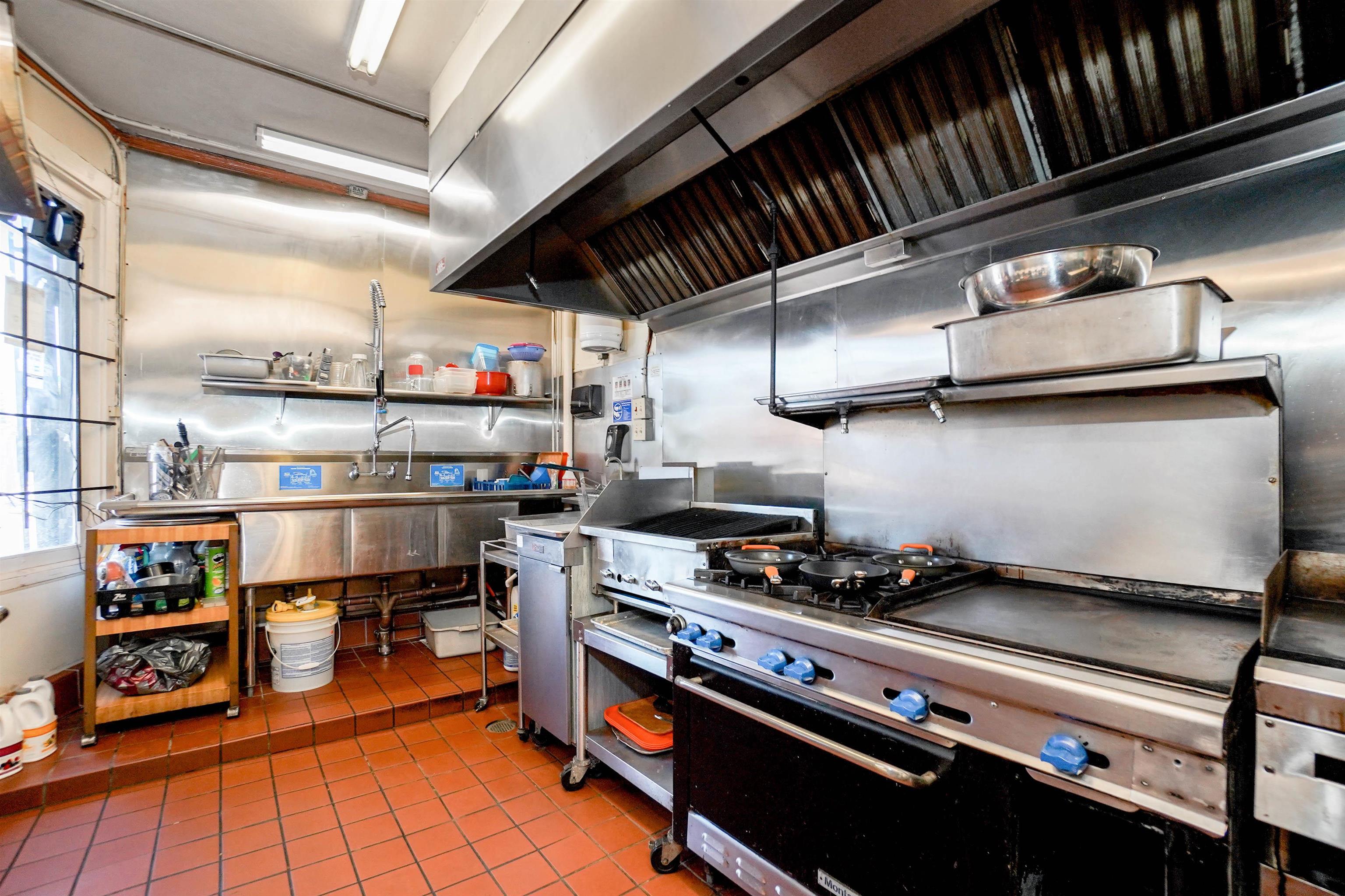 Detail Gallery Image 12 of 34 For 2701 E 9th St, Oakland,  CA 94601 - – Beds | – Baths