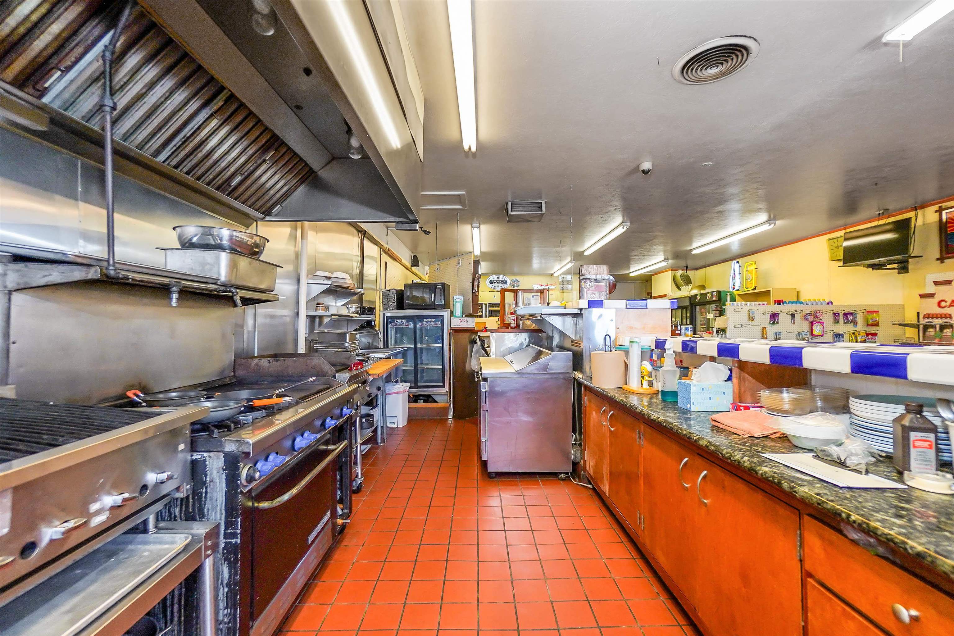 Detail Gallery Image 6 of 34 For 2701 E 9th St, Oakland,  CA 94601 - – Beds | – Baths