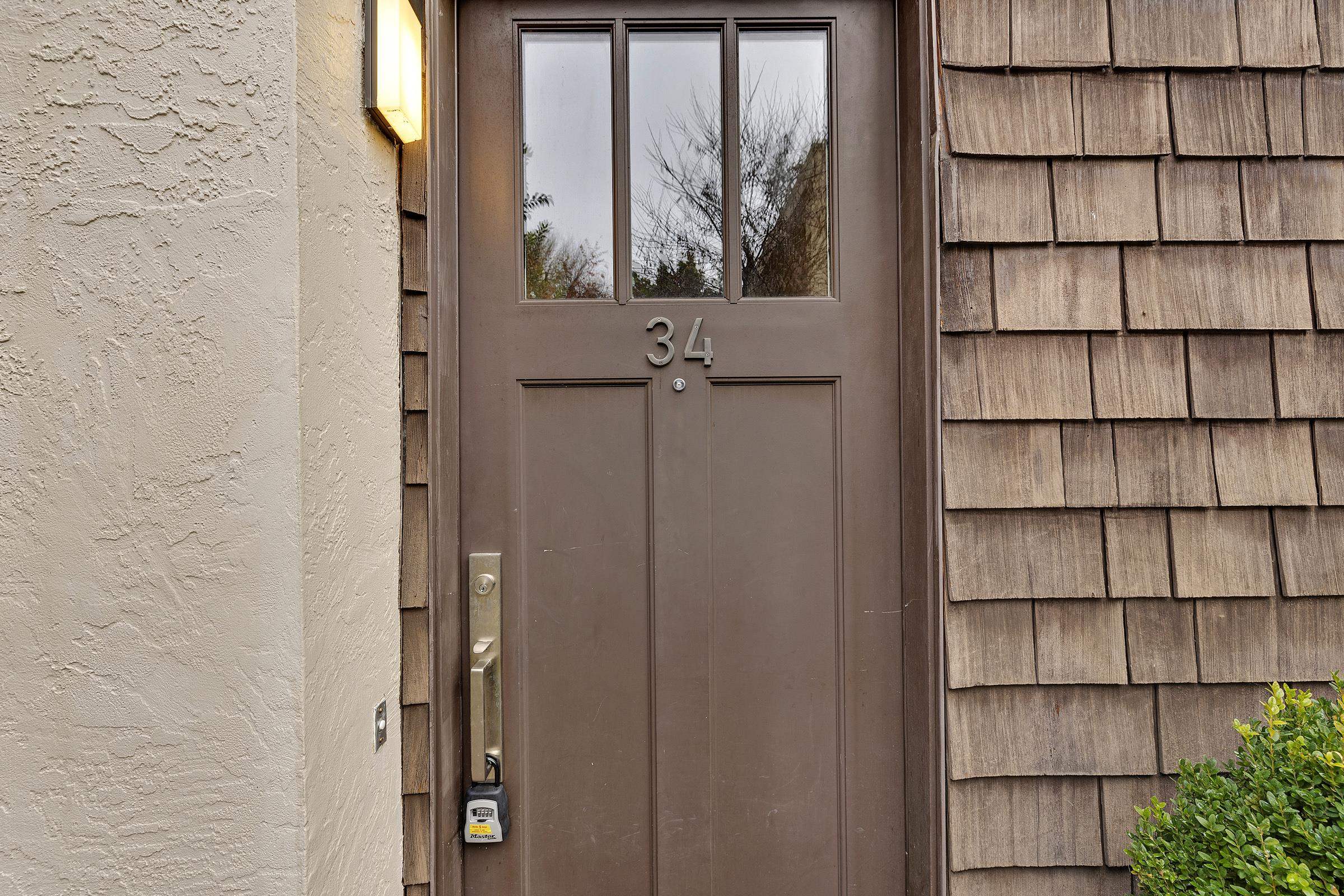 Detail Gallery Image 2 of 19 For 1470 Creekside Dr #34,  Walnut Creek,  CA 94596 - 2 Beds | 1/1 Baths