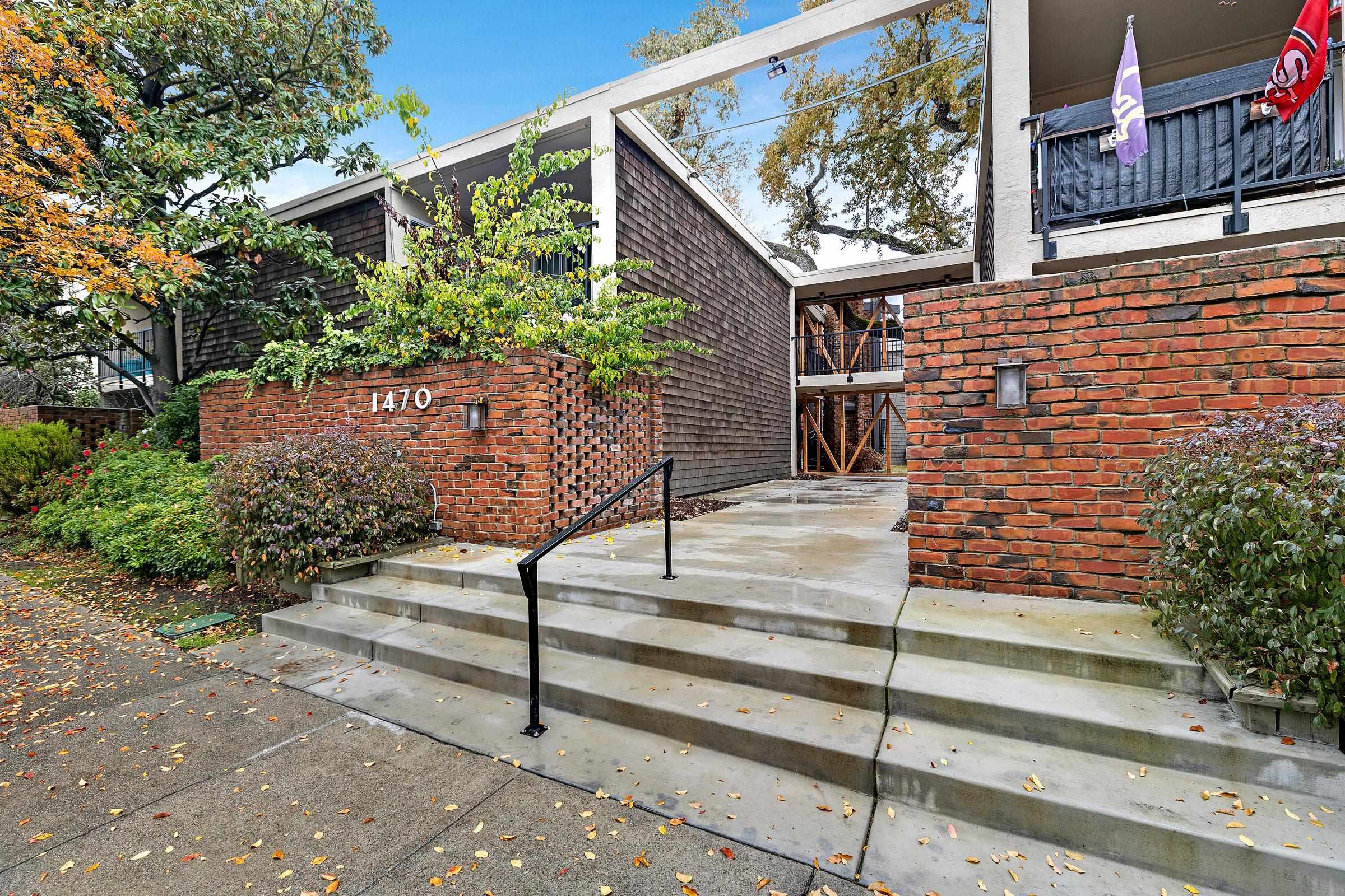 Detail Gallery Image 17 of 19 For 1470 Creekside Dr #34,  Walnut Creek,  CA 94596 - 2 Beds | 1/1 Baths