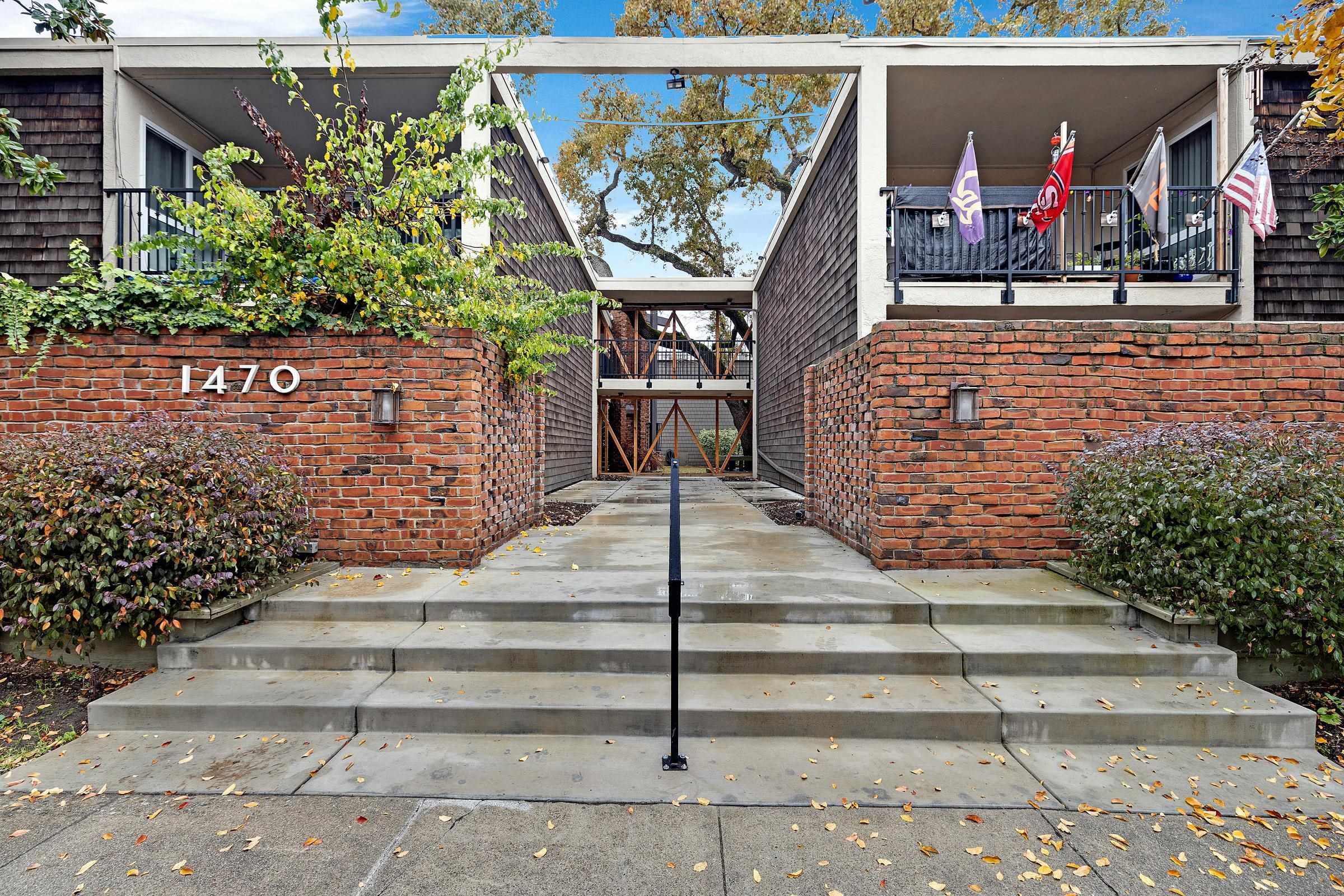 Detail Gallery Image 18 of 19 For 1470 Creekside Dr #34,  Walnut Creek,  CA 94596 - 2 Beds | 1/1 Baths