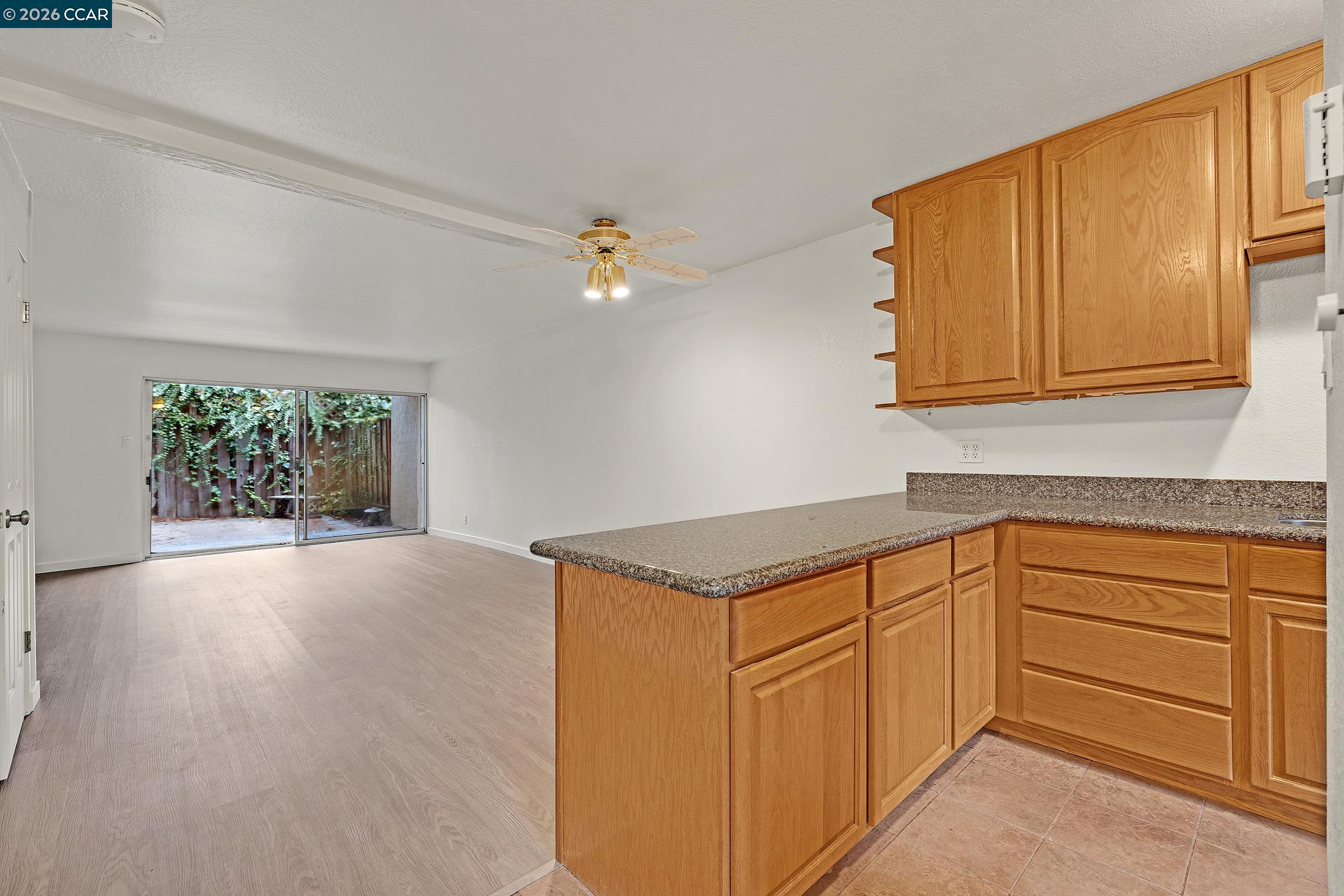 Photo #4: 41120033 Listing: Photo #4