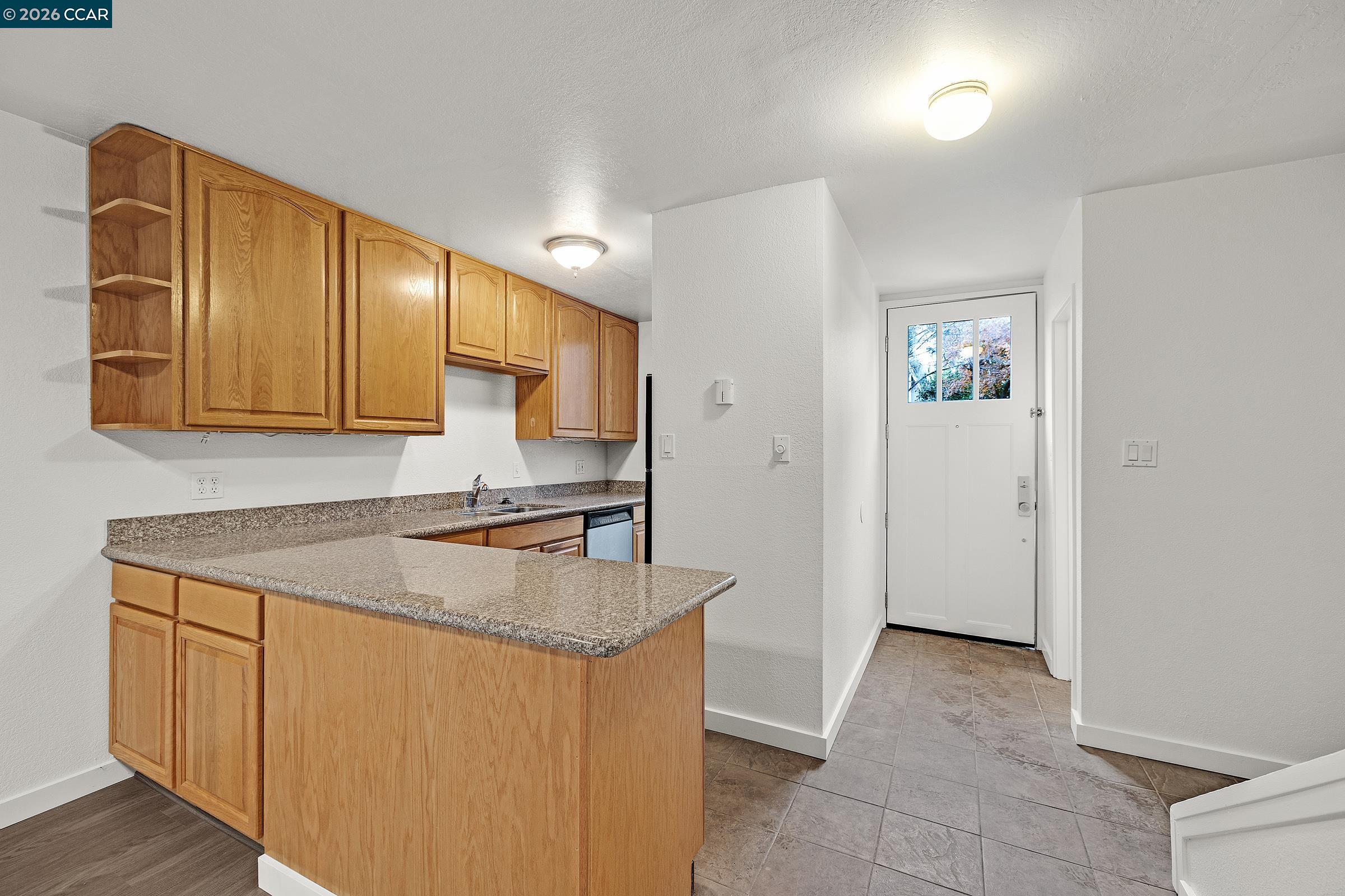 Photo #5: 41120033 Listing: Photo #5