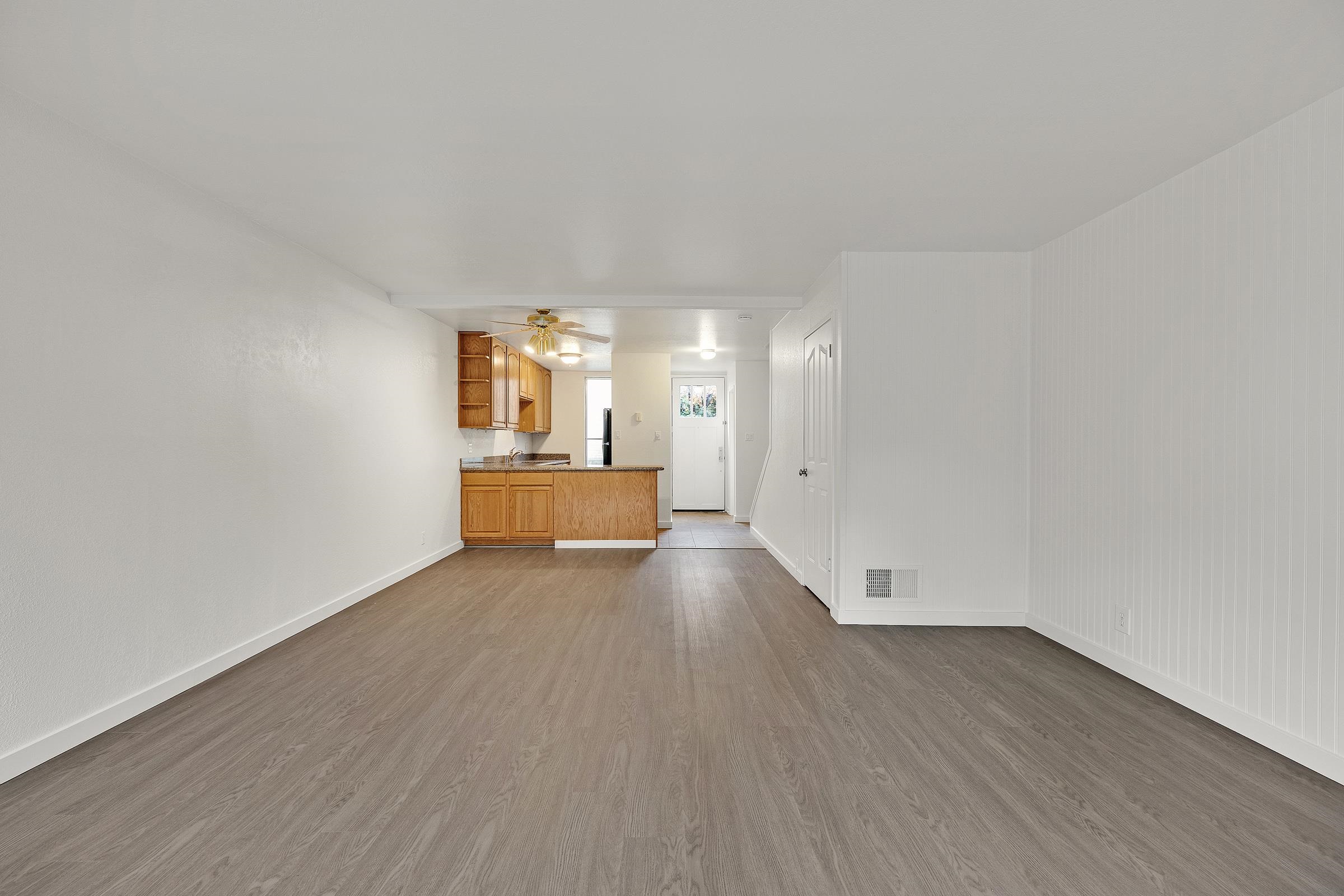 Detail Gallery Image 6 of 19 For 1470 Creekside Dr #34,  Walnut Creek,  CA 94596 - 2 Beds | 1/1 Baths