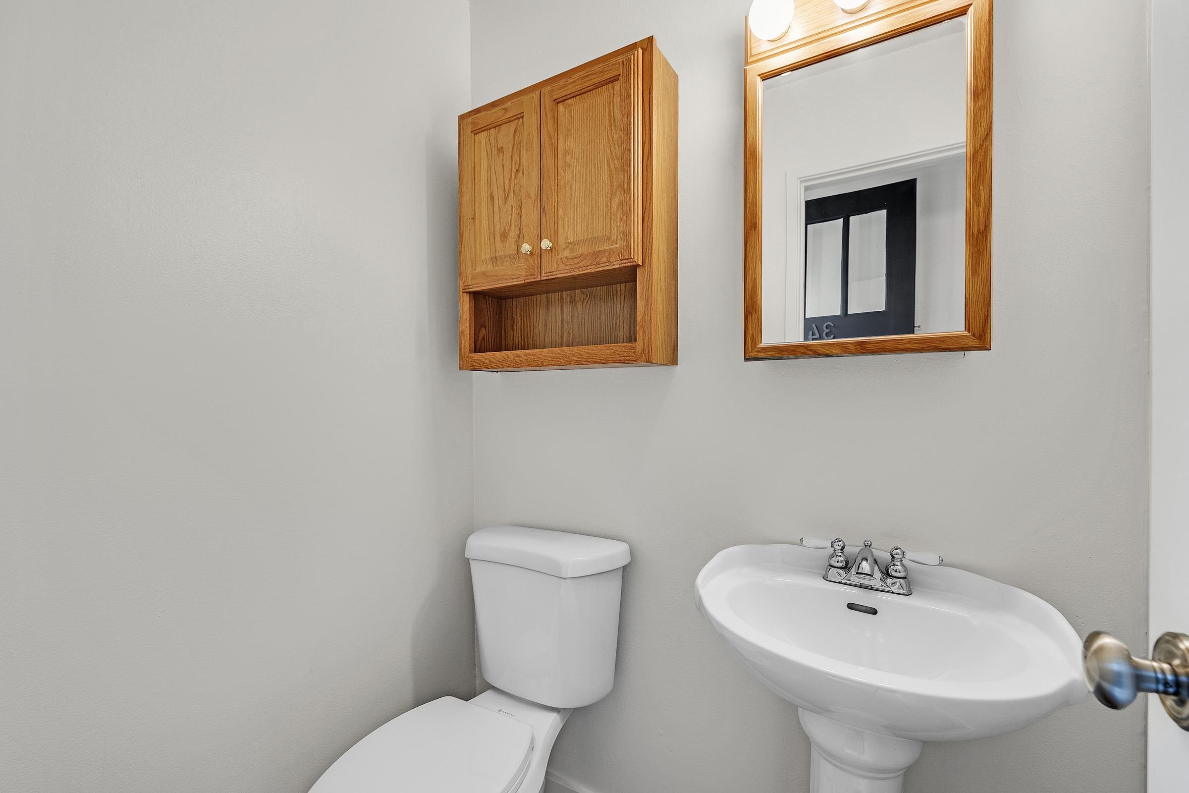 Detail Gallery Image 7 of 19 For 1470 Creekside Dr #34,  Walnut Creek,  CA 94596 - 2 Beds | 1/1 Baths