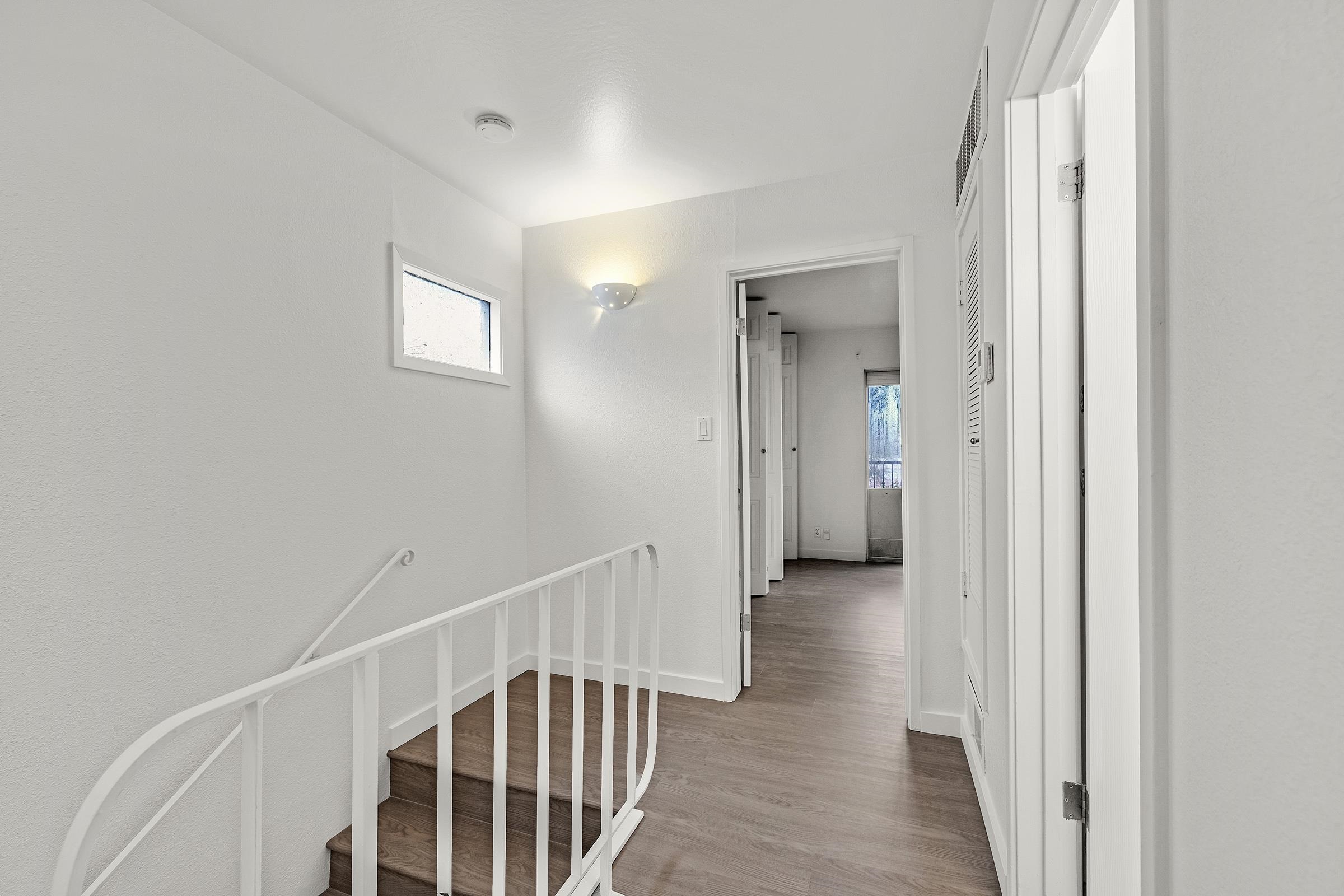 Detail Gallery Image 8 of 19 For 1470 Creekside Dr #34,  Walnut Creek,  CA 94596 - 2 Beds | 1/1 Baths