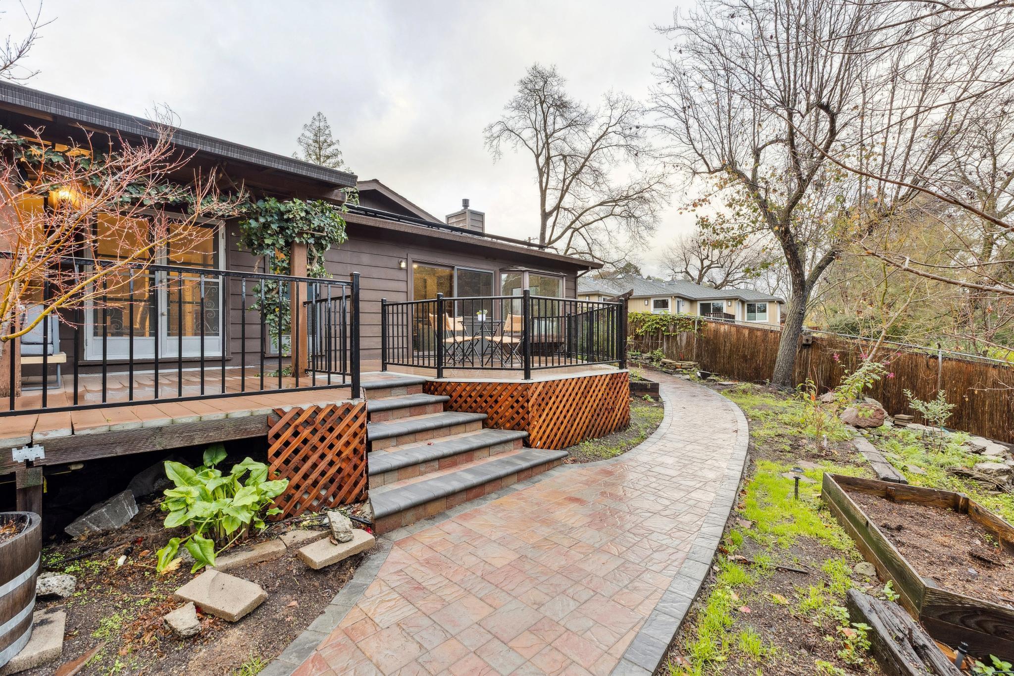 Detail Gallery Image 42 of 57 For 411 La Vista Rd, Walnut Creek,  CA 94598 - 4 Beds | 3 Baths