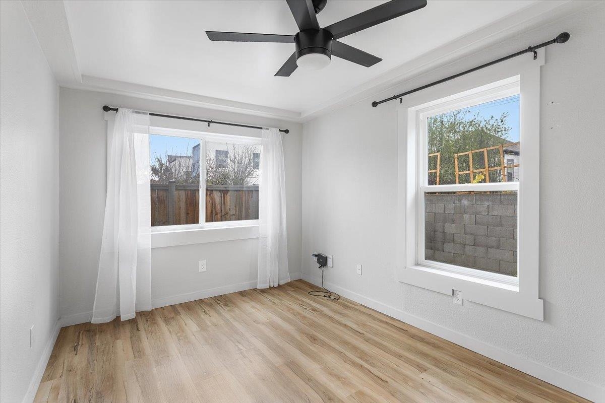 Detail Gallery Image 13 of 23 For 3029 Chestnut St, Oakland,  CA 94608 - – Beds | – Baths