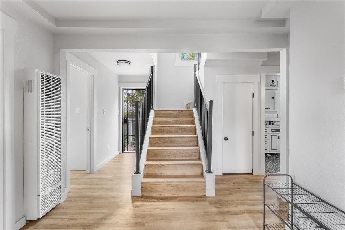 Detail Gallery Image 9 of 23 For 3029 Chestnut St, Oakland,  CA 94608 - – Beds | – Baths