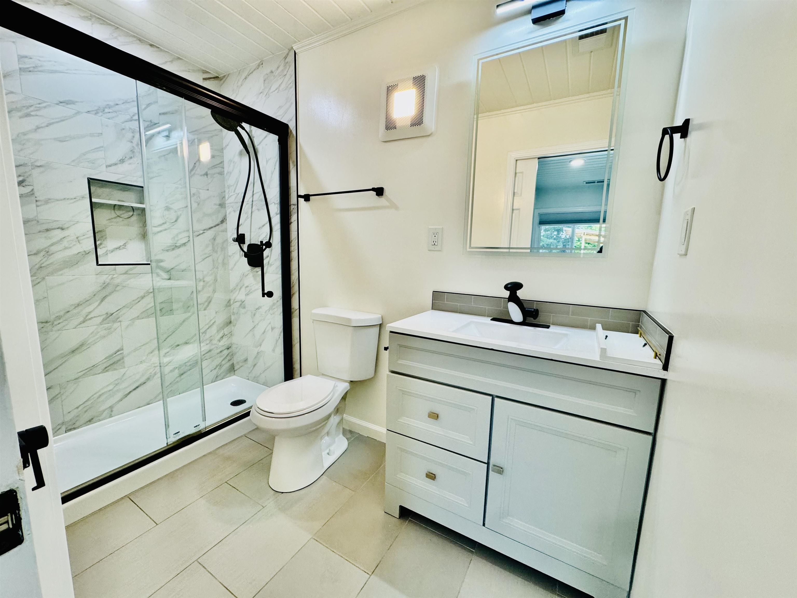 Detail Gallery Image 8 of 16 For 534 Rincon Rd, El Sobrante,  CA 94803 - 3 Beds | 2 Baths