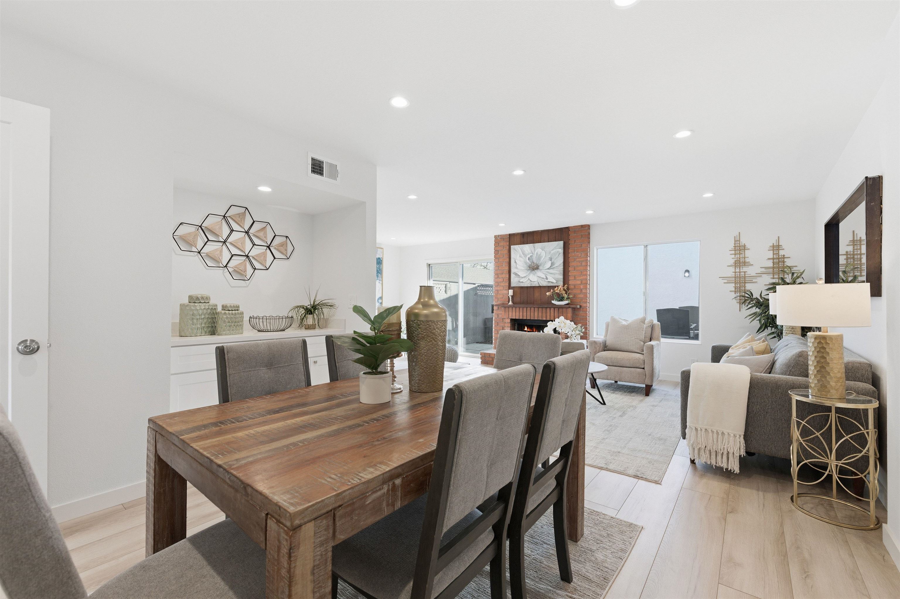 Detail Gallery Image 11 of 54 For 842 Erickson Ln, Foster City,  CA 94404 - 4 Beds | 2/1 Baths