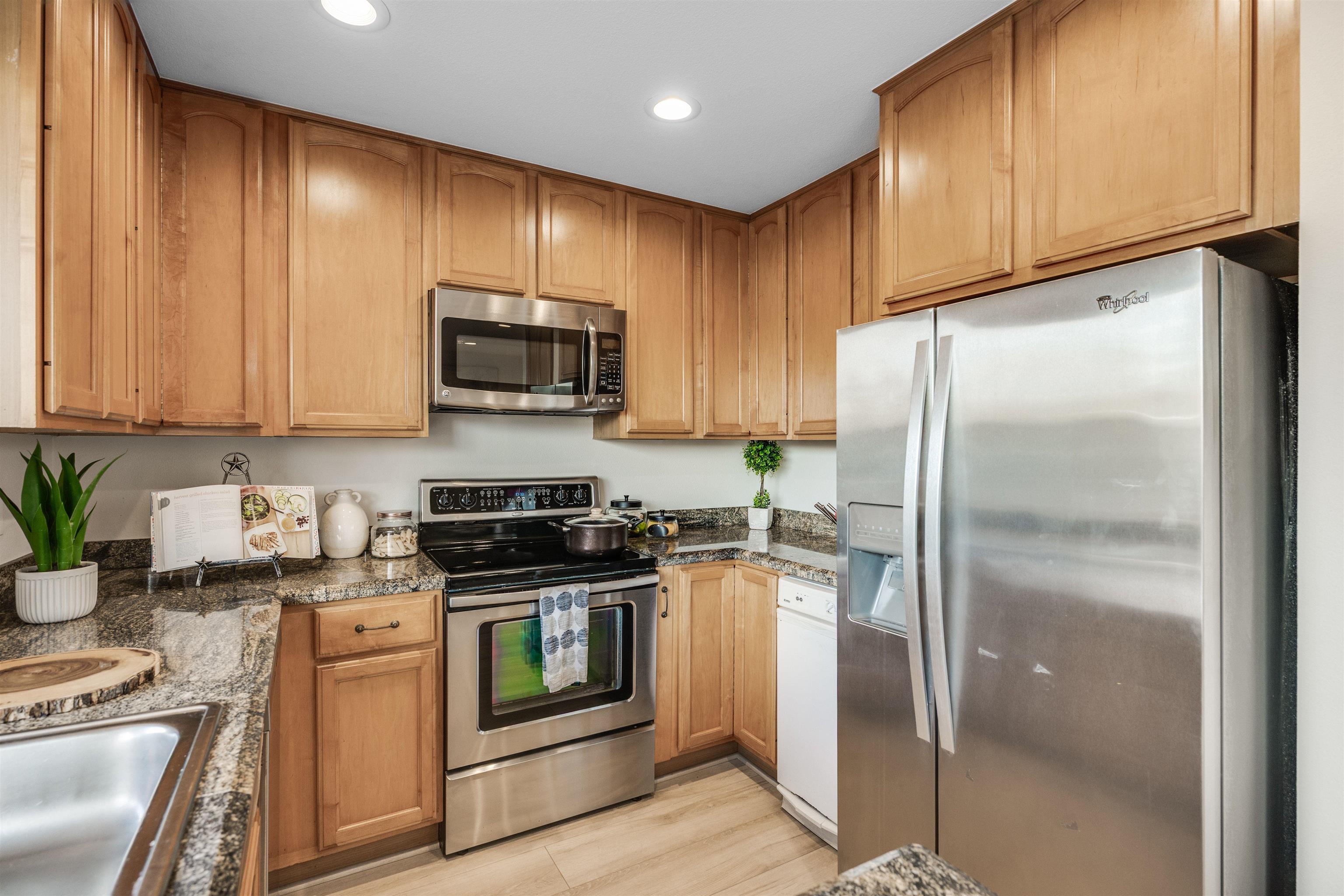 Detail Gallery Image 15 of 54 For 842 Erickson Ln, Foster City,  CA 94404 - 4 Beds | 2/1 Baths