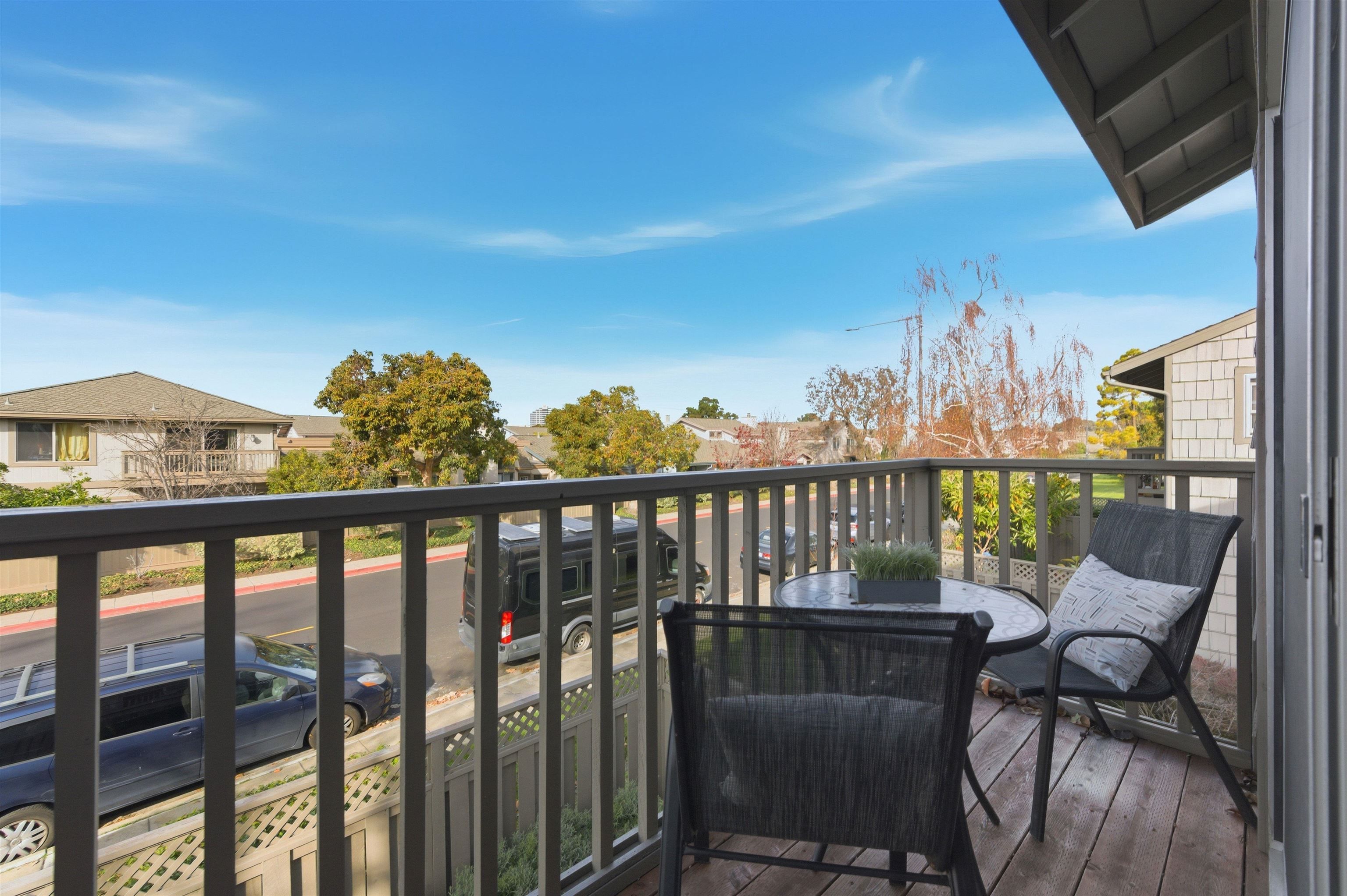 Detail Gallery Image 28 of 54 For 842 Erickson Ln, Foster City,  CA 94404 - 4 Beds | 2/1 Baths