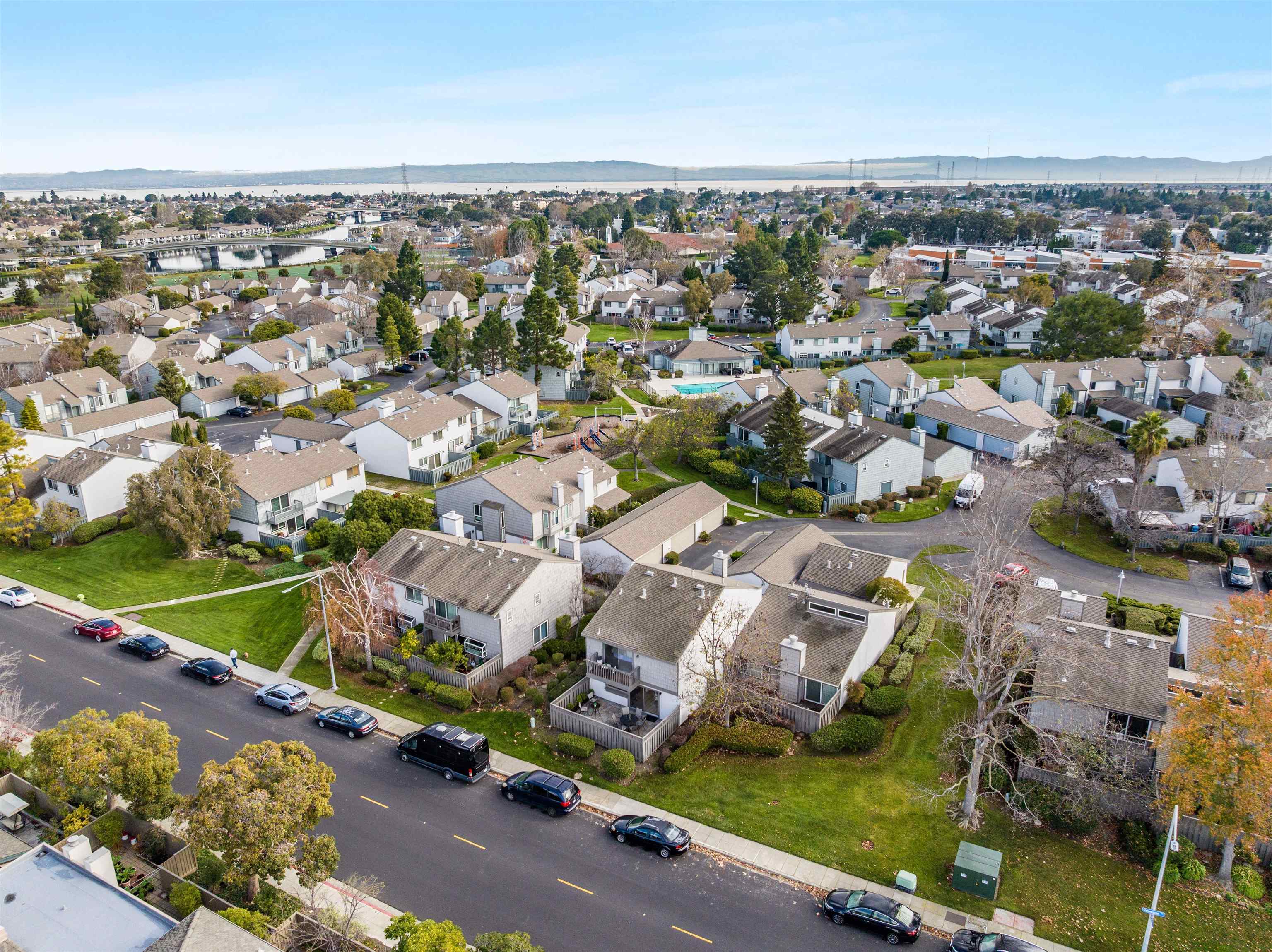Detail Gallery Image 45 of 54 For 842 Erickson Ln, Foster City,  CA 94404 - 4 Beds | 2/1 Baths