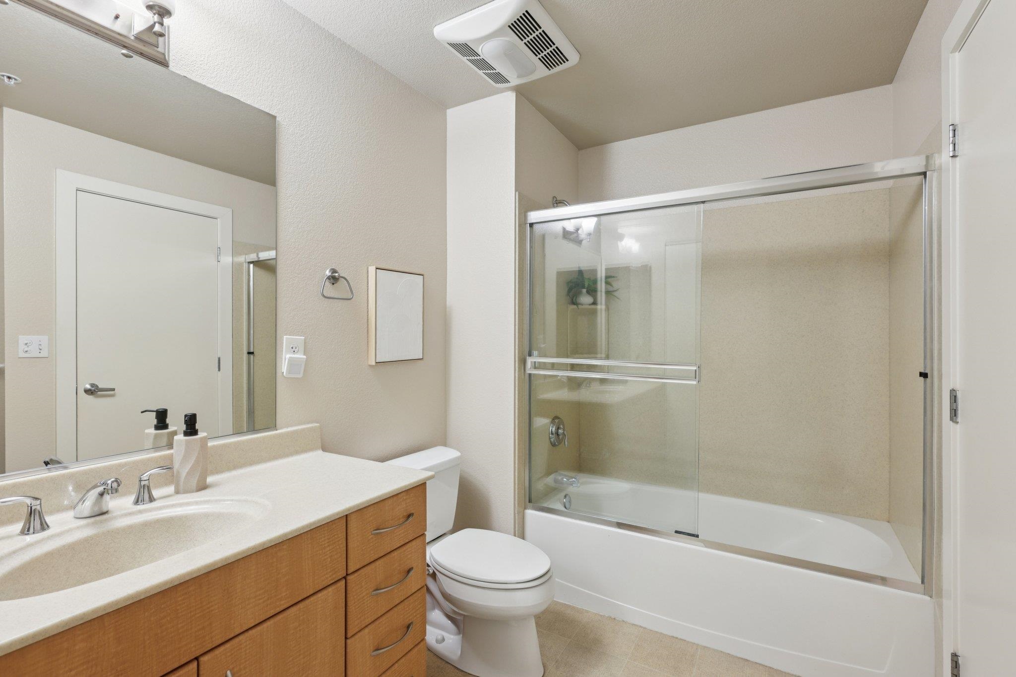 Detail Gallery Image 21 of 33 For 1511 Jefferson St Unit Th11,  Oakland,  CA 94612 - 2 Beds | 2/1 Baths