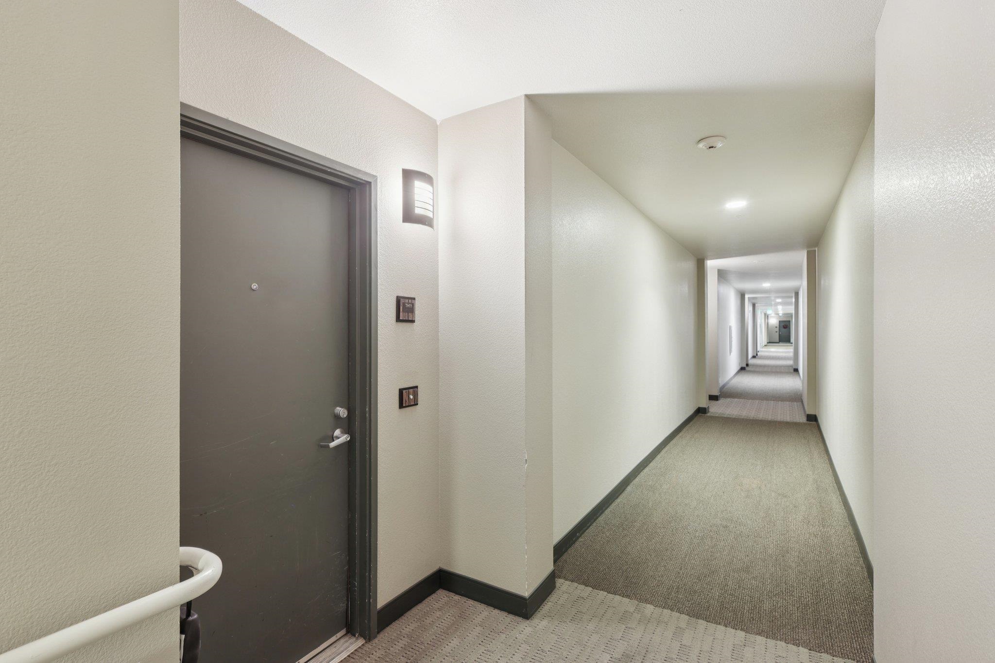 Detail Gallery Image 6 of 33 For 1511 Jefferson St Unit Th11,  Oakland,  CA 94612 - 2 Beds | 2/1 Baths