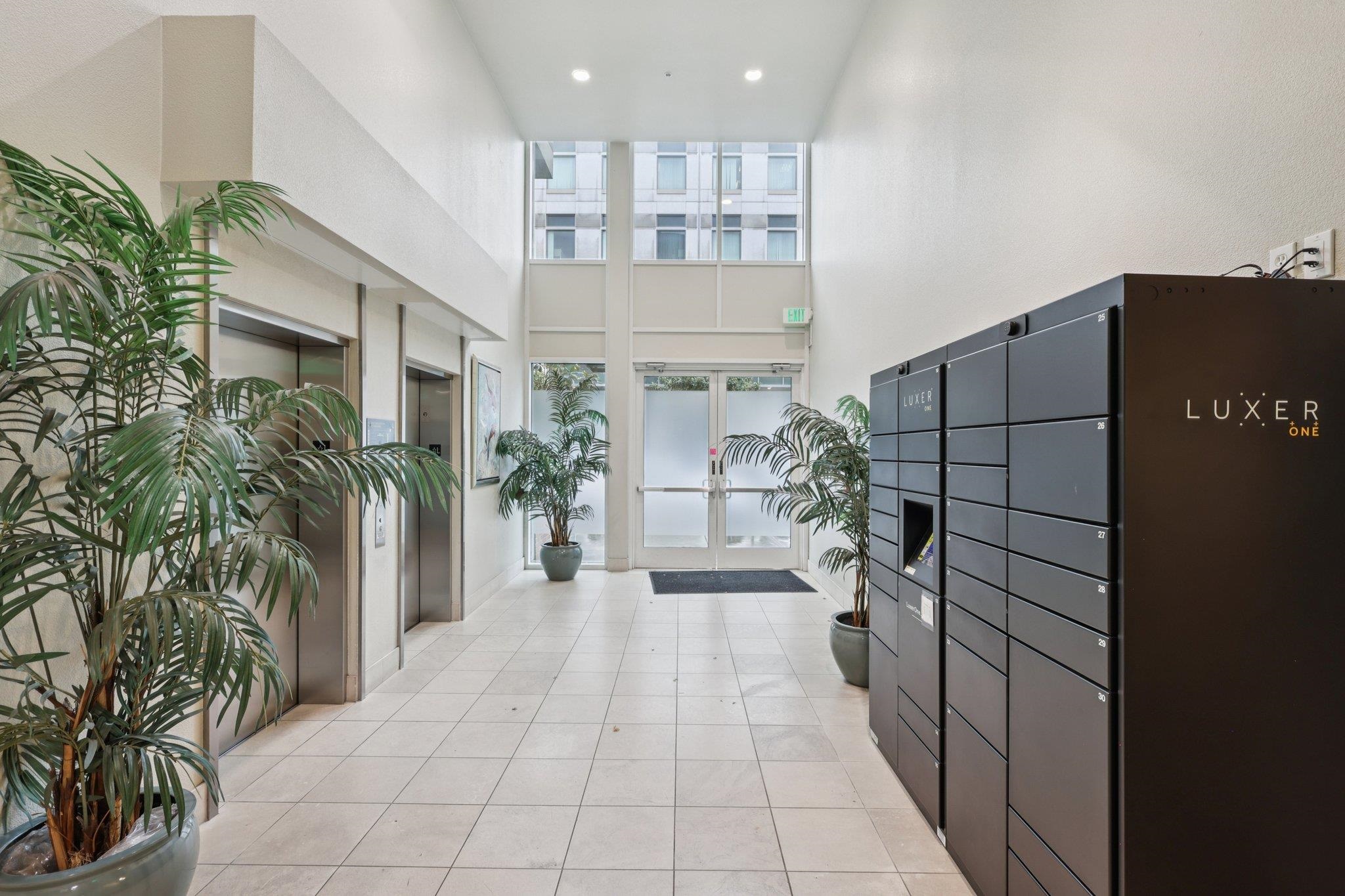 Detail Gallery Image 7 of 33 For 1511 Jefferson St Unit Th11,  Oakland,  CA 94612 - 2 Beds | 2/1 Baths