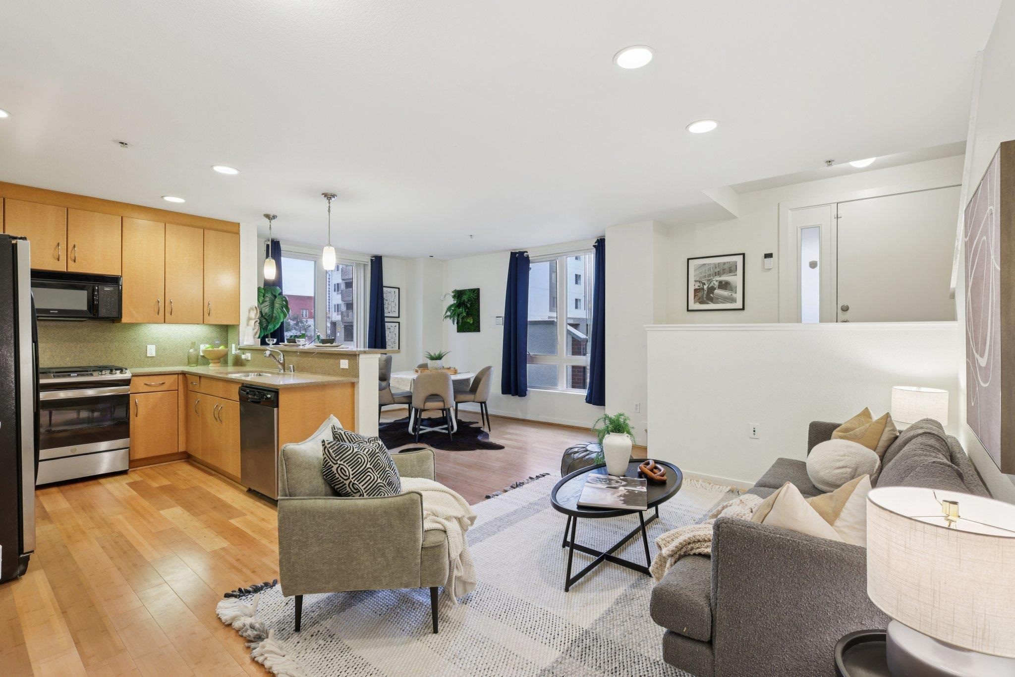 Detail Gallery Image 9 of 33 For 1511 Jefferson St Unit Th11,  Oakland,  CA 94612 - 2 Beds | 2/1 Baths