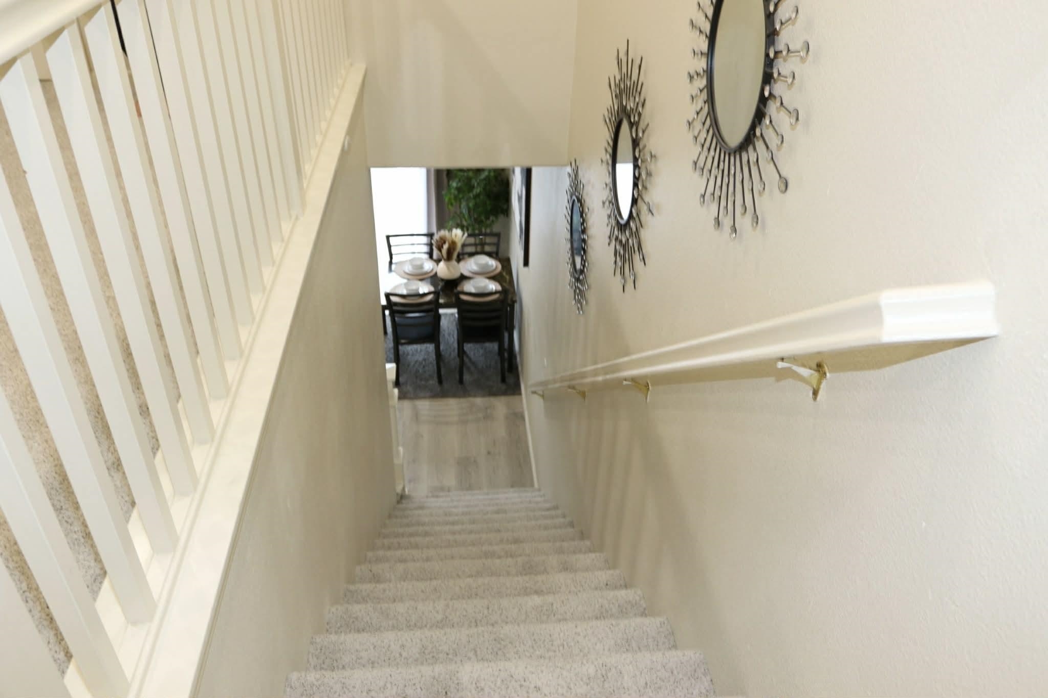 Detail Gallery Image 10 of 26 For 556 Heritage Cir, San Lorenzo,  CA 94580 - 4 Beds | 2/1 Baths