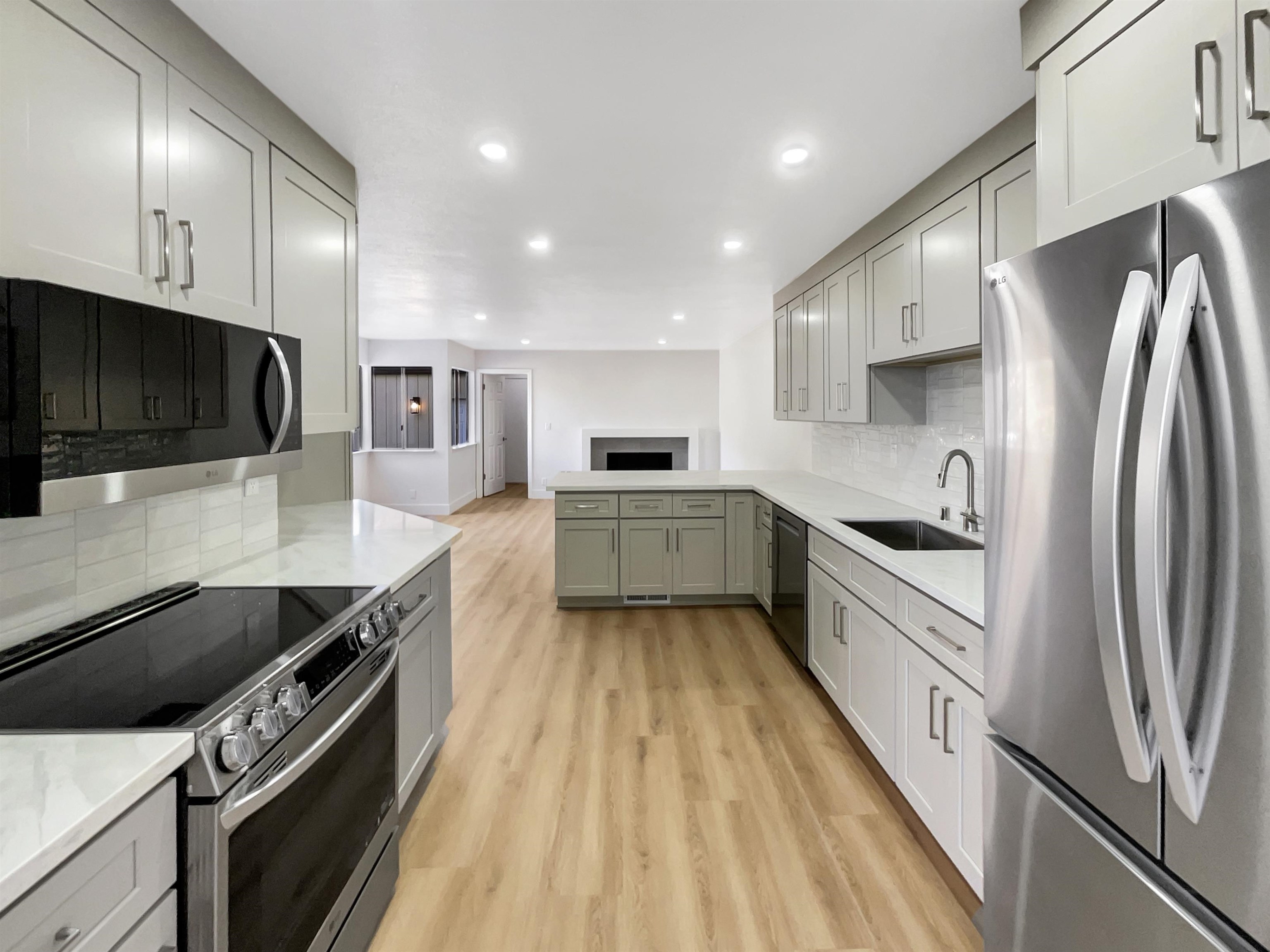 Detail Gallery Image 2 of 45 For 1861 Lamplight Ct, Walnut Creek,  CA 94597 - 3 Beds | 2/1 Baths