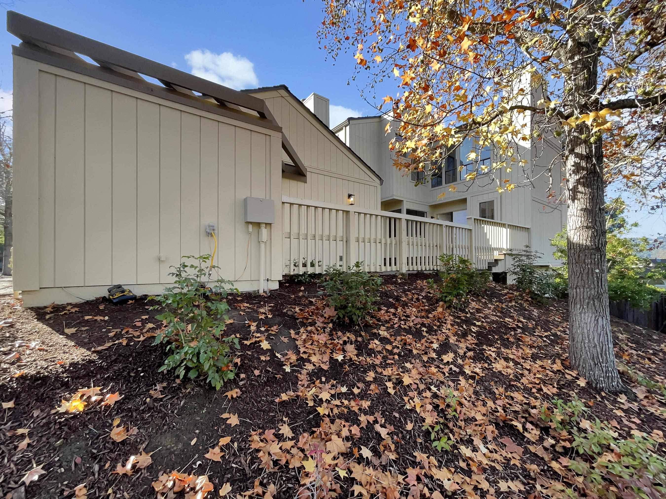 Detail Gallery Image 44 of 45 For 1861 Lamplight Ct, Walnut Creek,  CA 94597 - 3 Beds | 2/1 Baths