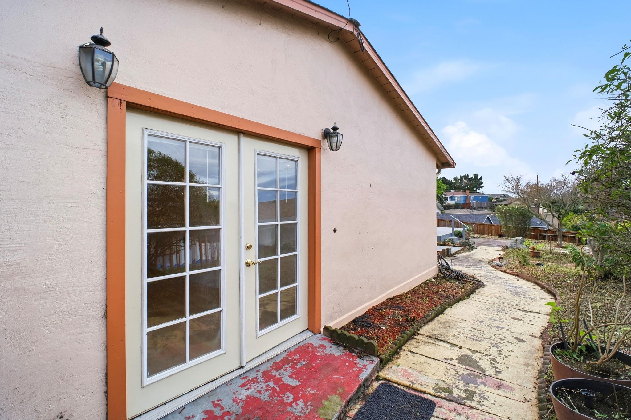 Detail Gallery Image 23 of 31 For 14683 Midland Rd, San Leandro,  CA 94578 - 3 Beds | 1 Baths