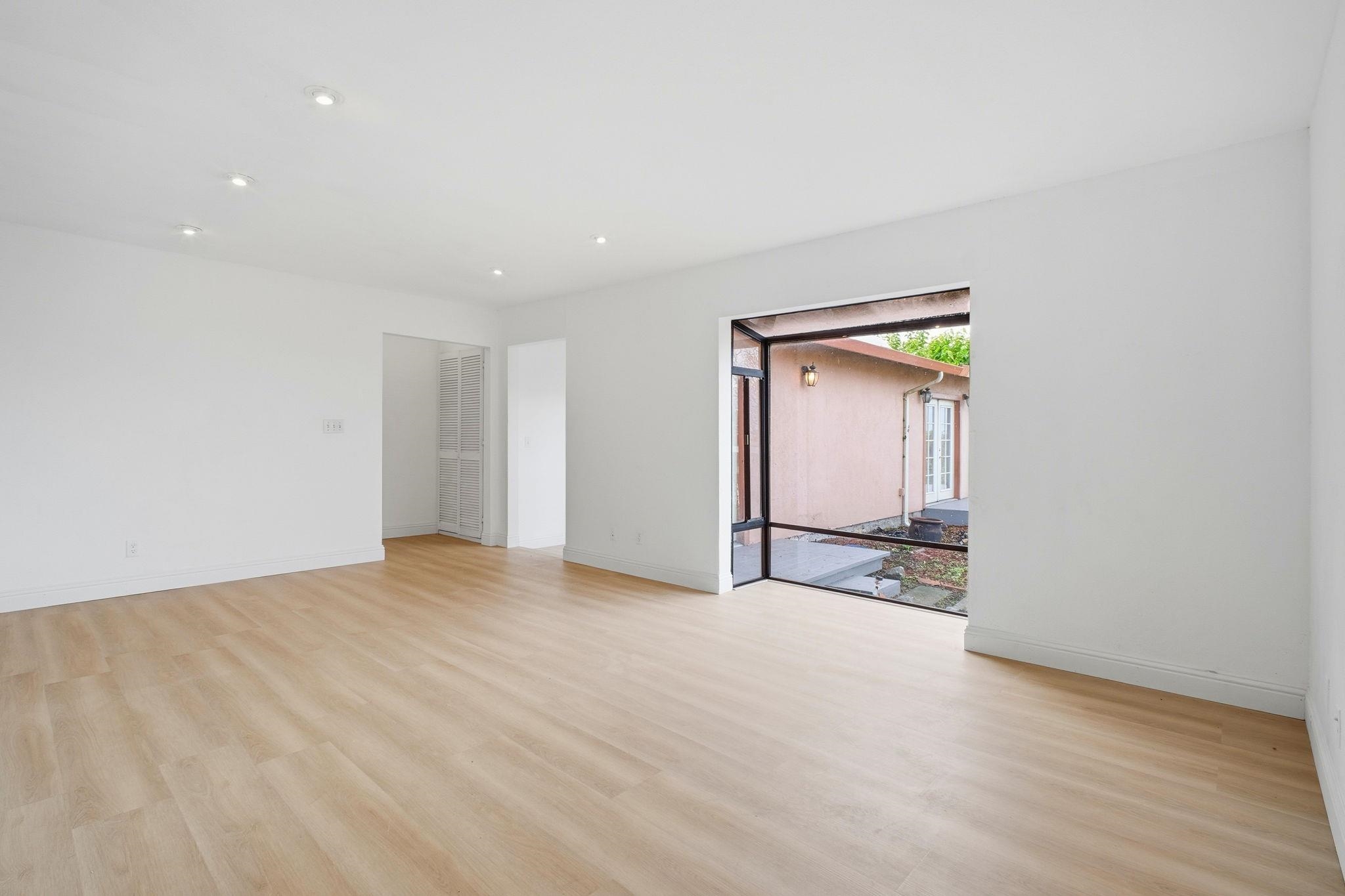 Detail Gallery Image 8 of 31 For 14683 Midland Rd, San Leandro,  CA 94578 - 3 Beds | 1 Baths