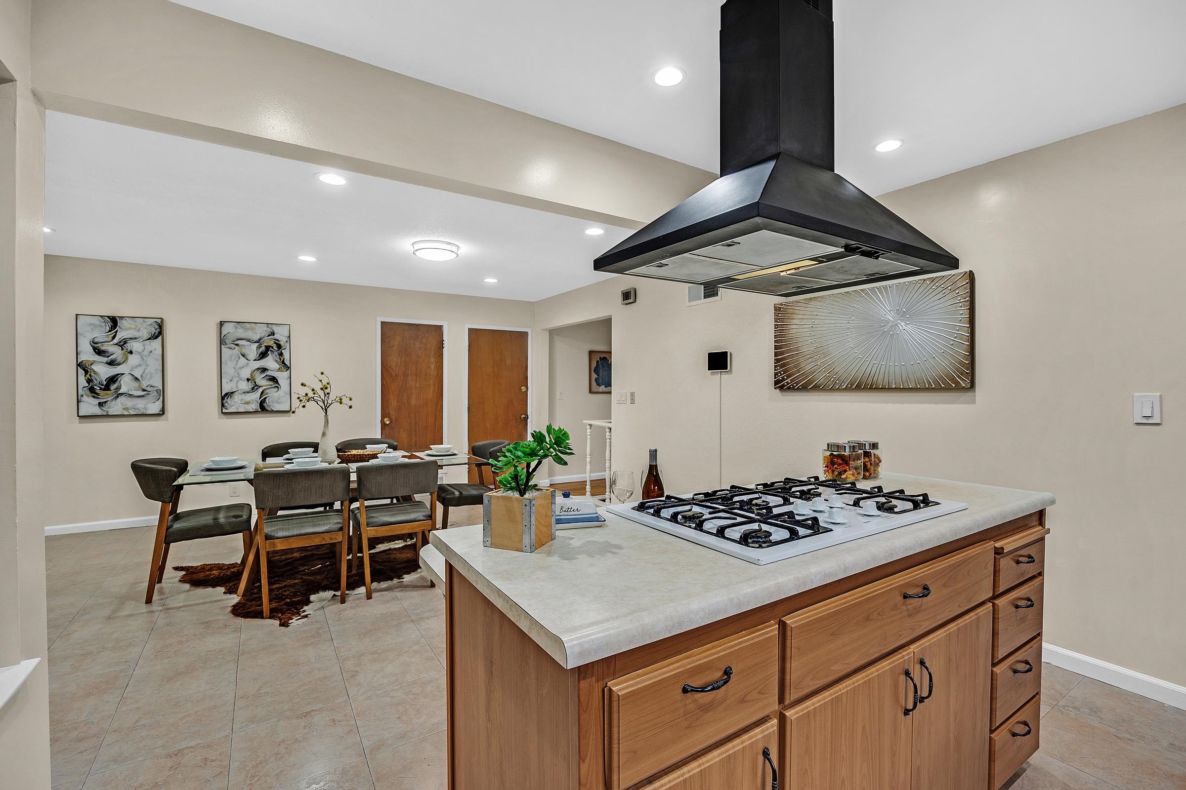 Detail Gallery Image 11 of 34 For 550 Blue Ridge Dr, Martinez,  CA 94553 - 4 Beds | 2 Baths