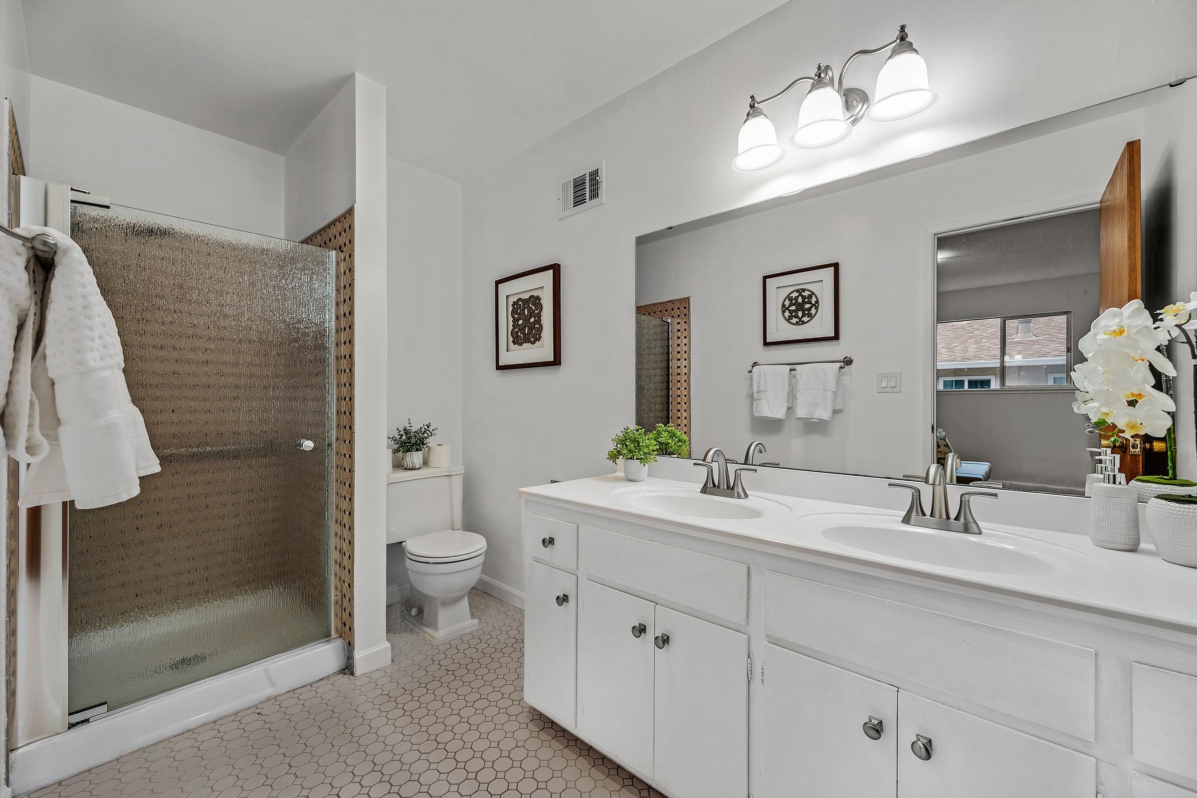 Detail Gallery Image 14 of 34 For 550 Blue Ridge Dr, Martinez,  CA 94553 - 4 Beds | 2 Baths