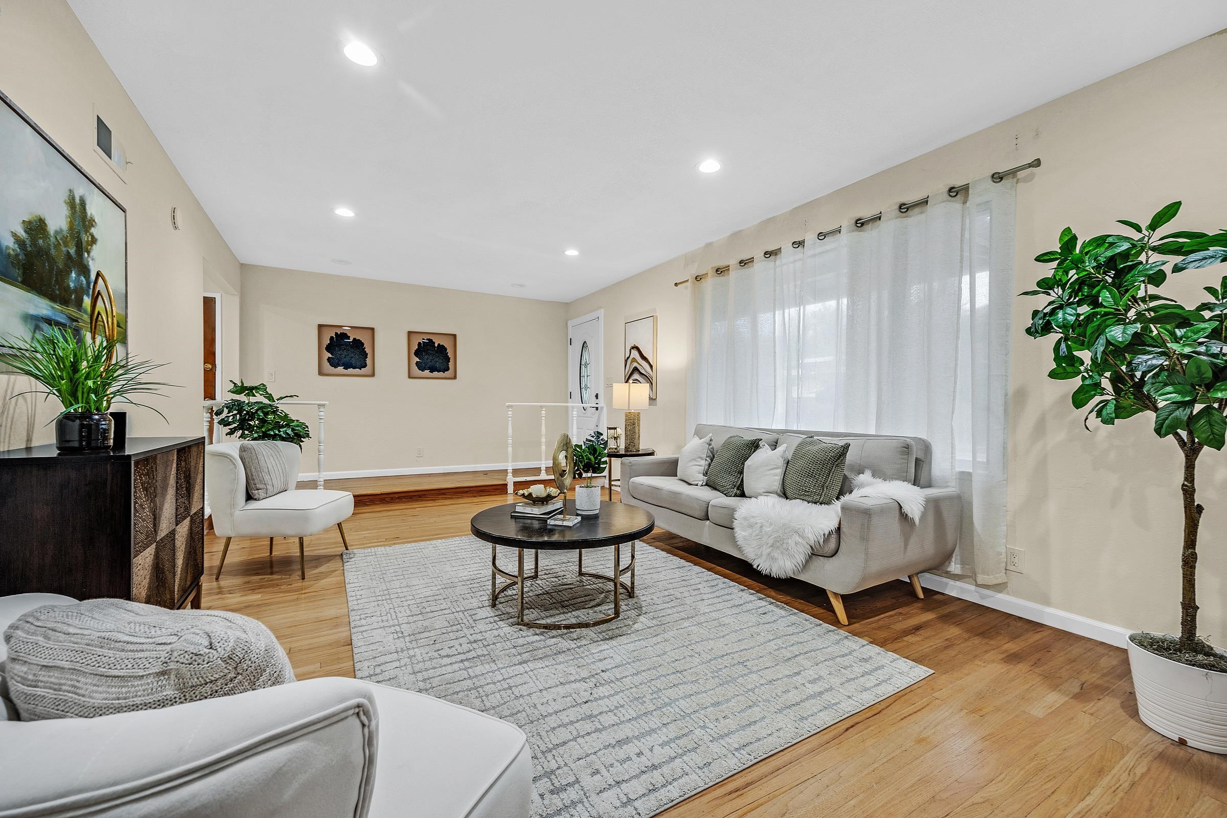 Detail Gallery Image 3 of 34 For 550 Blue Ridge Dr, Martinez,  CA 94553 - 4 Beds | 2 Baths