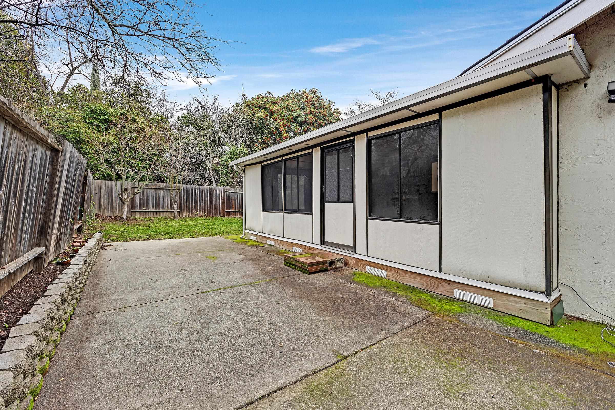 Detail Gallery Image 26 of 34 For 550 Blue Ridge Dr, Martinez,  CA 94553 - 4 Beds | 2 Baths