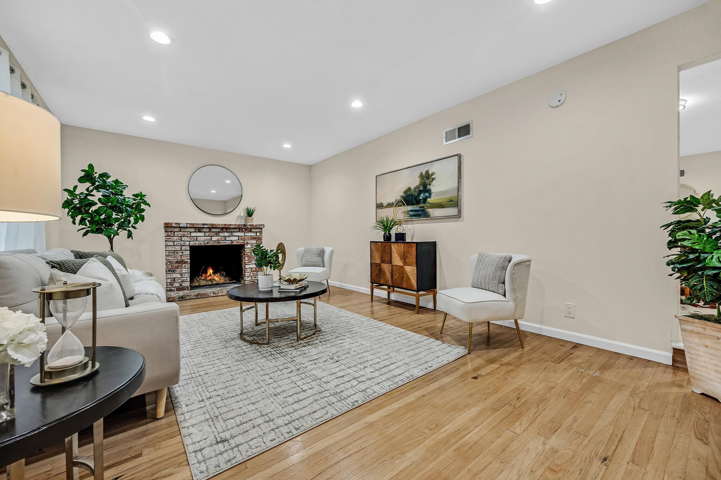 Detail Gallery Image 4 of 34 For 550 Blue Ridge Dr, Martinez,  CA 94553 - 4 Beds | 2 Baths