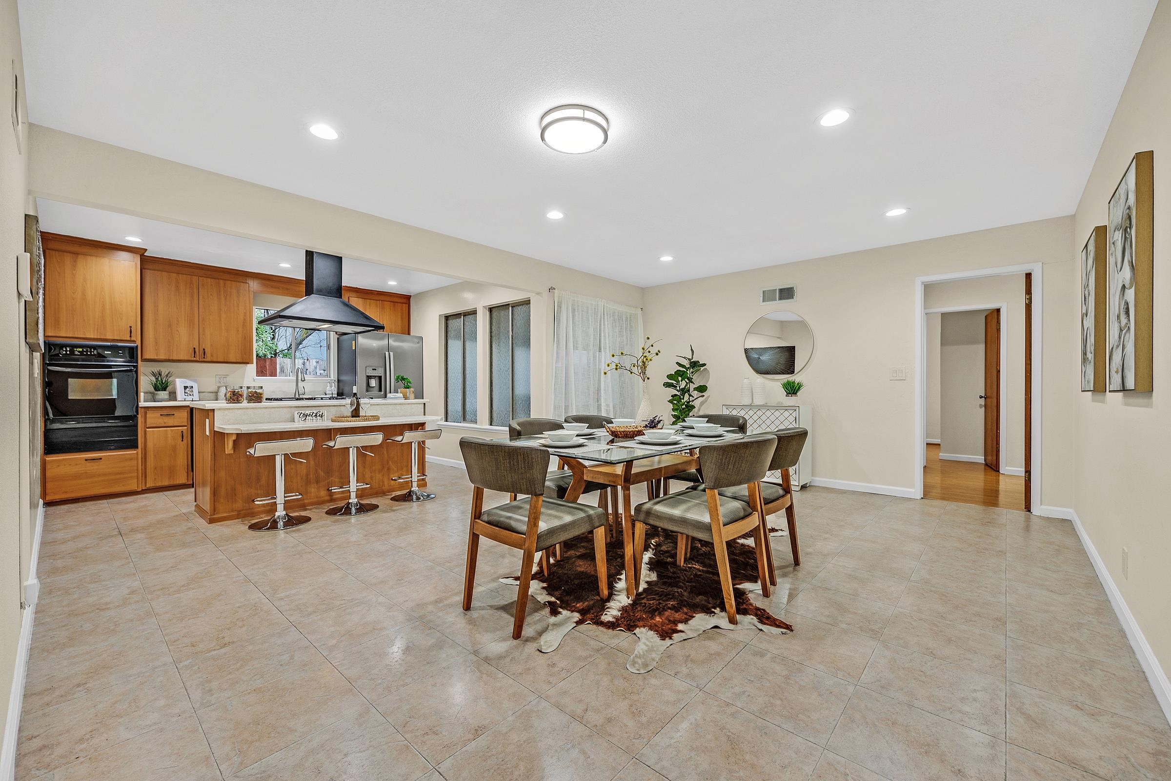 Detail Gallery Image 6 of 34 For 550 Blue Ridge Dr, Martinez,  CA 94553 - 4 Beds | 2 Baths