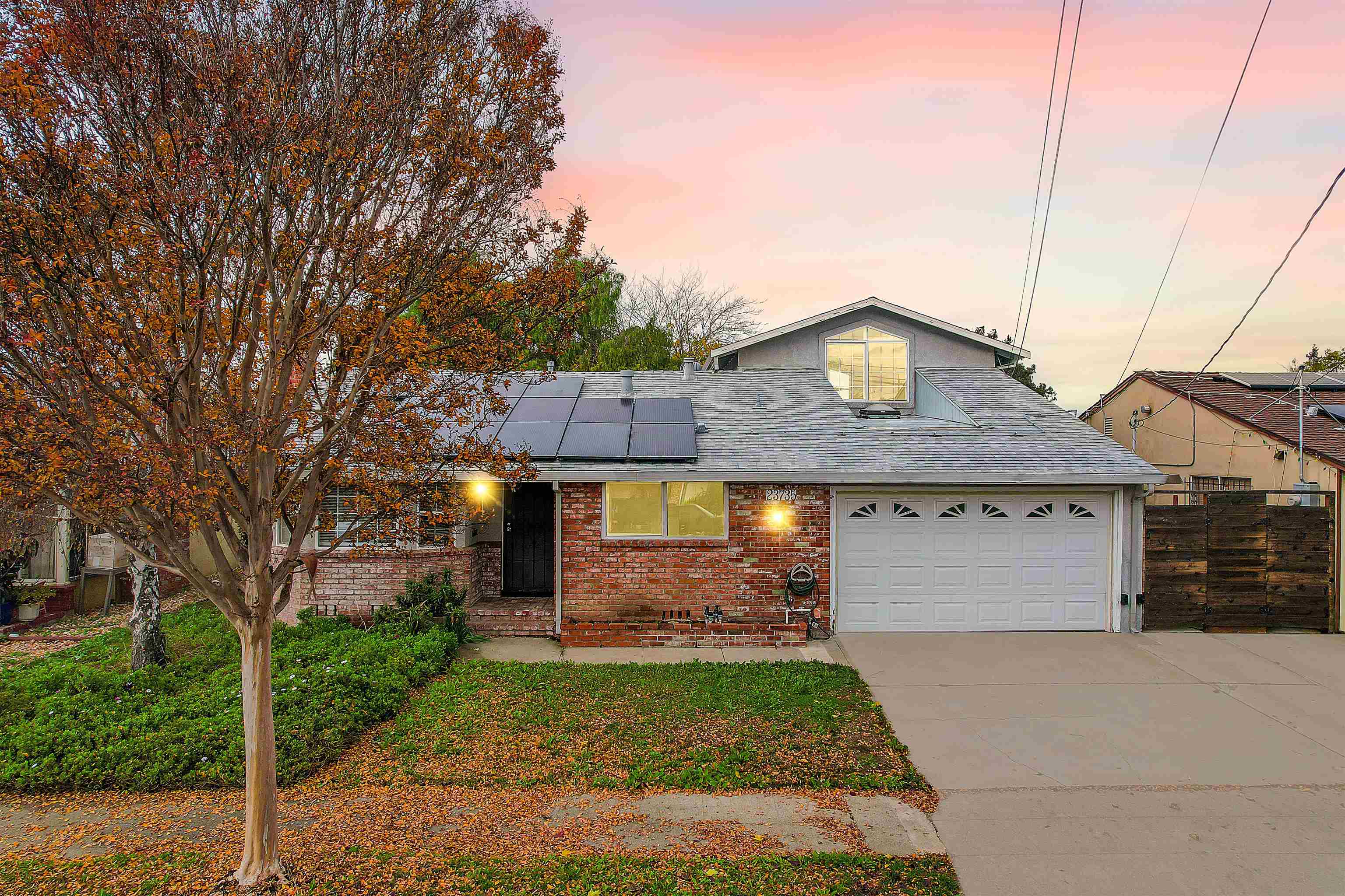 Detail Gallery Image 4 of 38 For 23735 Nevada Rd, Hayward,  CA 94541 - 3 Beds | 2 Baths