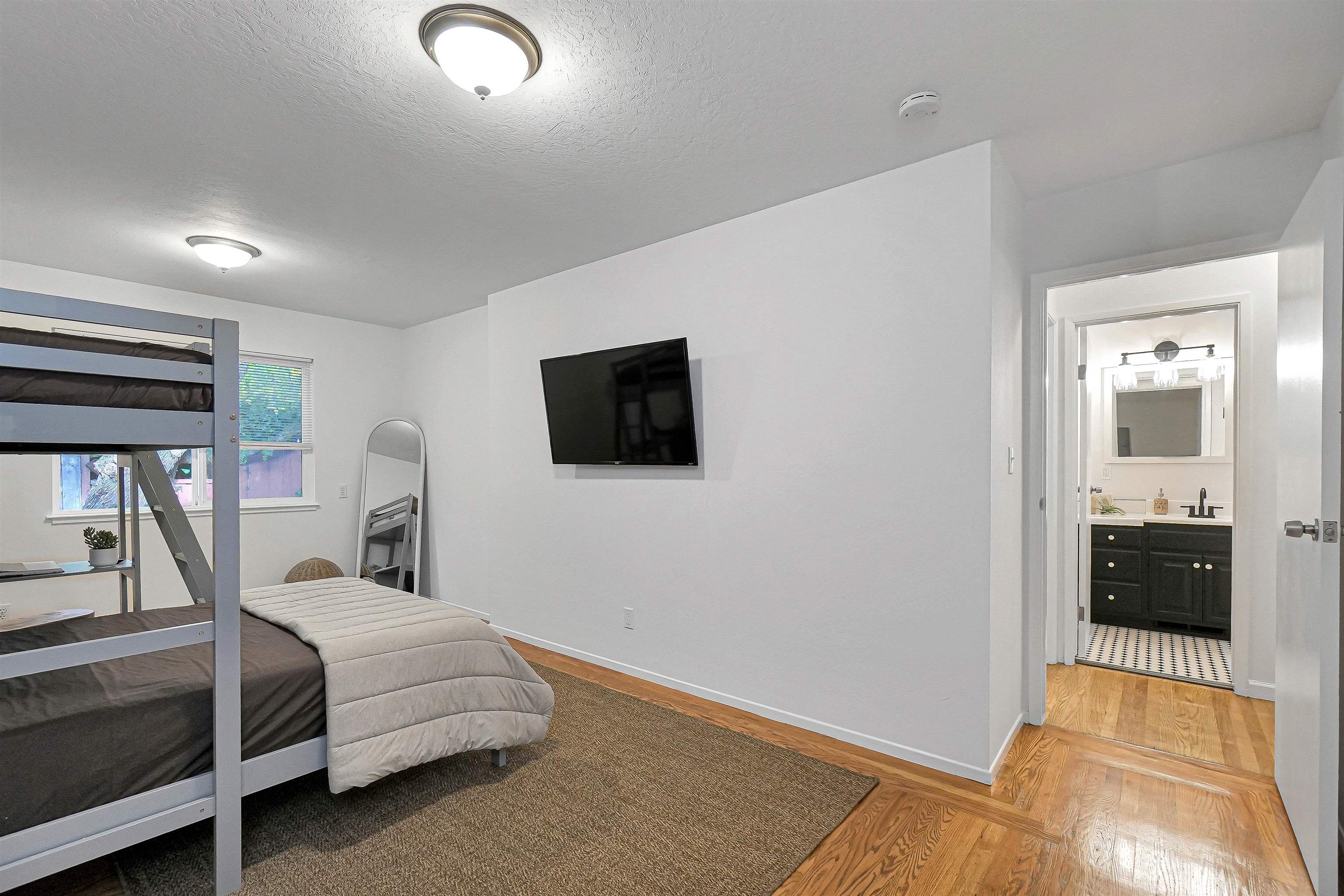 Detail Gallery Image 26 of 38 For 23735 Nevada Rd, Hayward,  CA 94541 - 3 Beds | 2 Baths