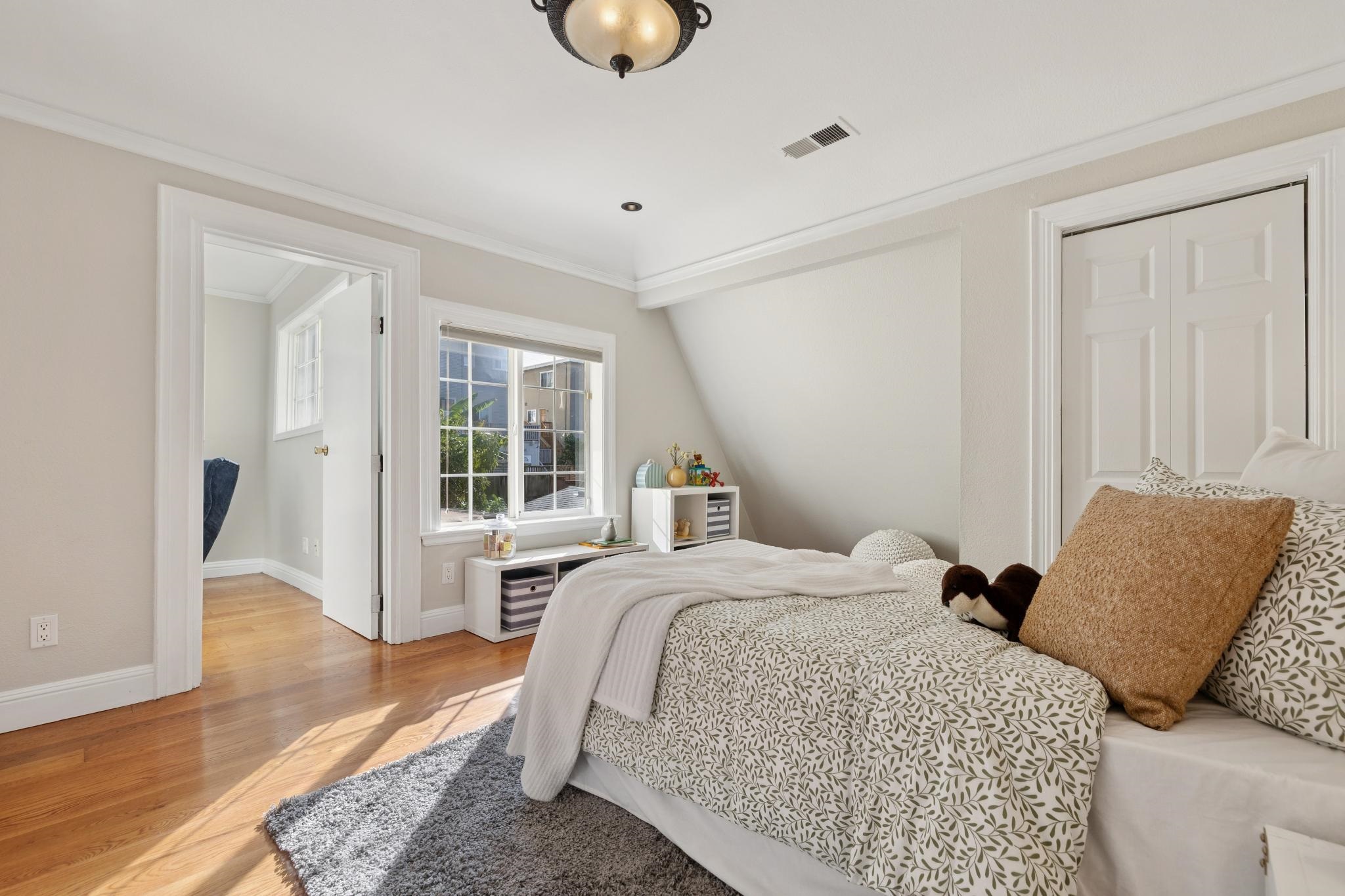 Detail Gallery Image 31 of 46 For 3340 Harrison St, Oakland,  CA 94611 - 3 Beds | 2 Baths