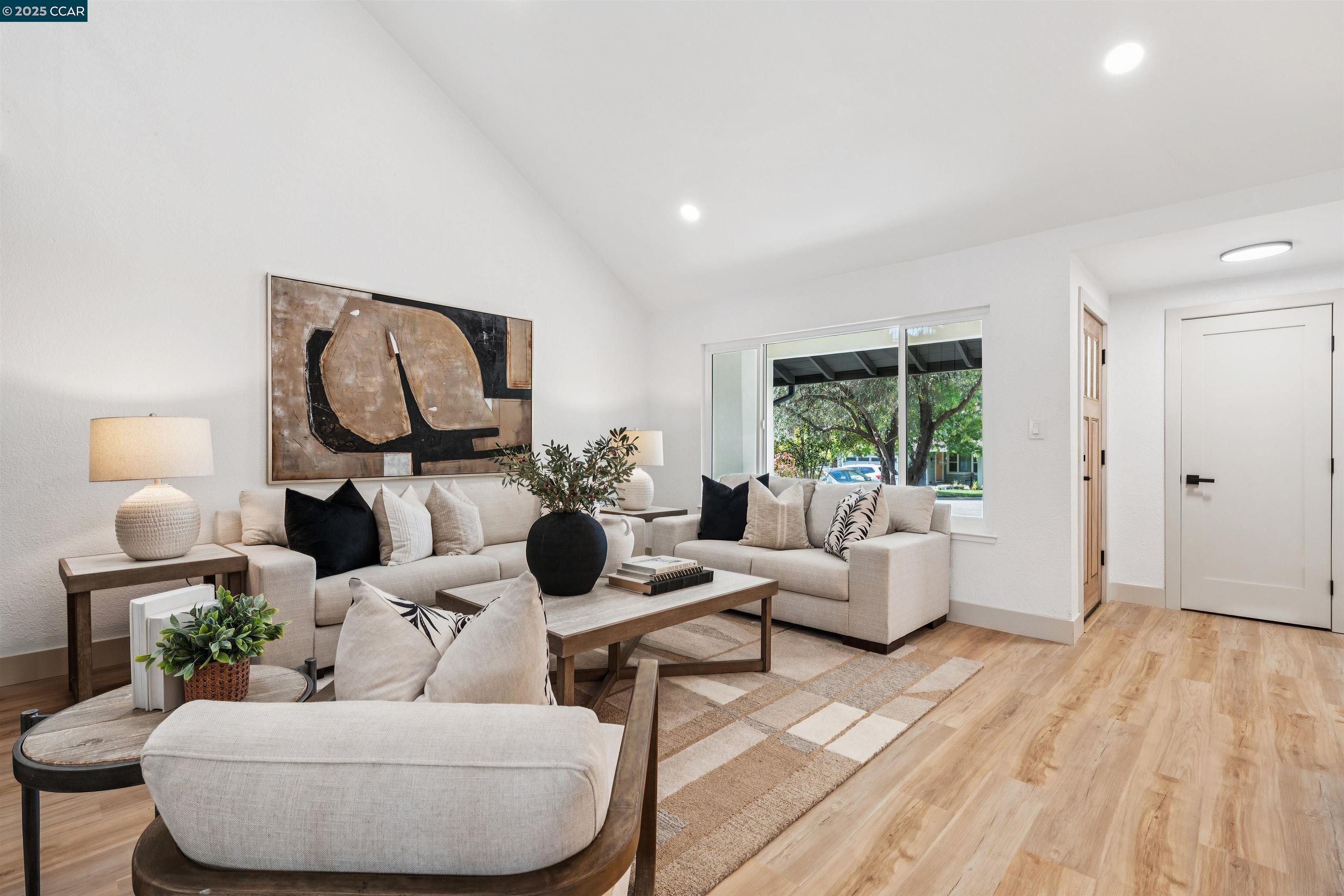 Detail Gallery Image 4 of 57 For 6 San Pedro Pl, San Ramon,  CA 94583 - 5 Beds | 3 Baths