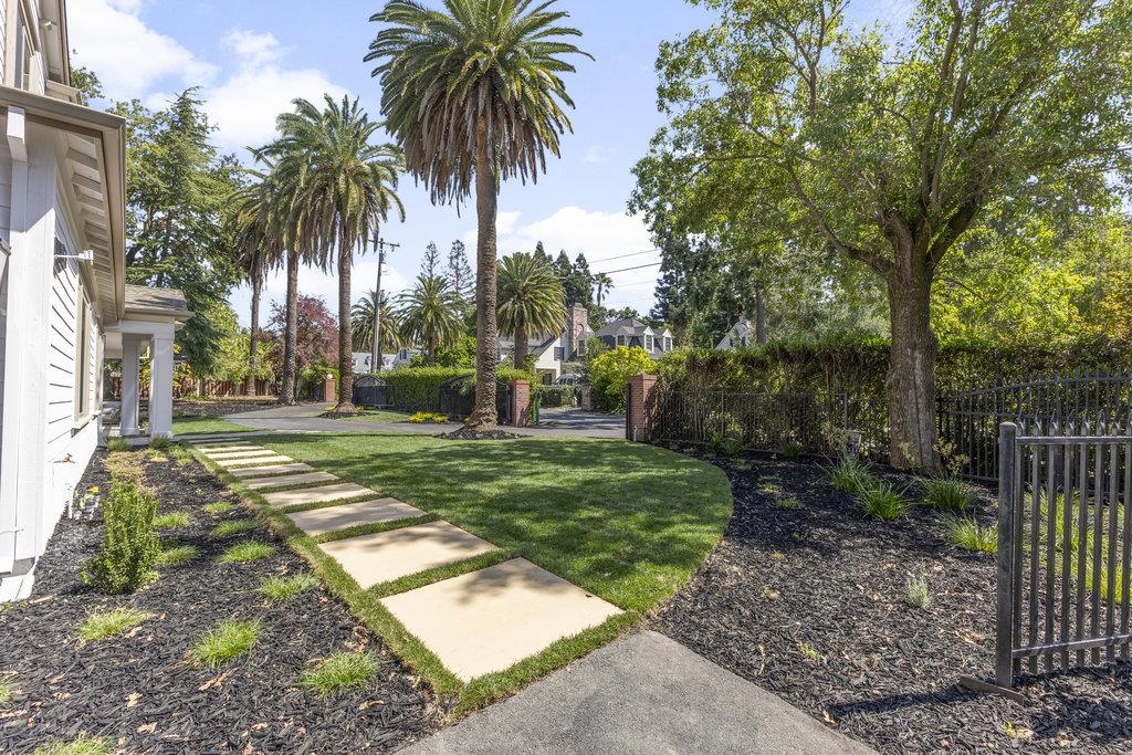 Detail Gallery Image 4 of 59 For 1953 La Cadena, Diablo,  CA 94528 - 6 Beds | 6 Baths