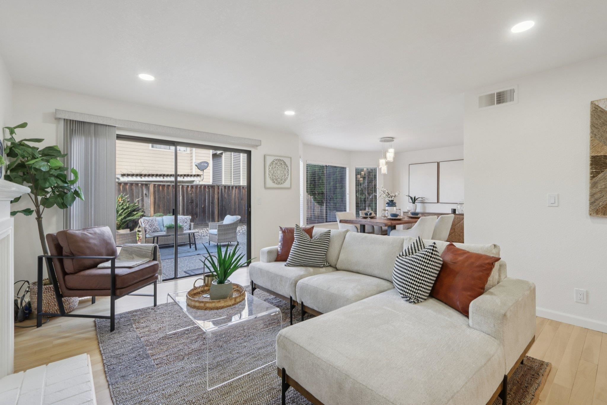 Detail Gallery Image 6 of 31 For 3691 Thrush Ter, Fremont,  CA 94555 - 2 Beds | 2/1 Baths