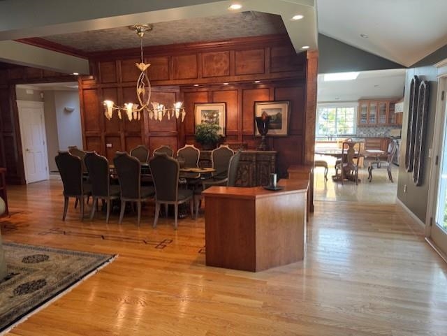 Detail Gallery Image 2 of 19 For 102 Overhill Rd, Orinda,  CA 94563 - 5 Beds | 4/1 Baths