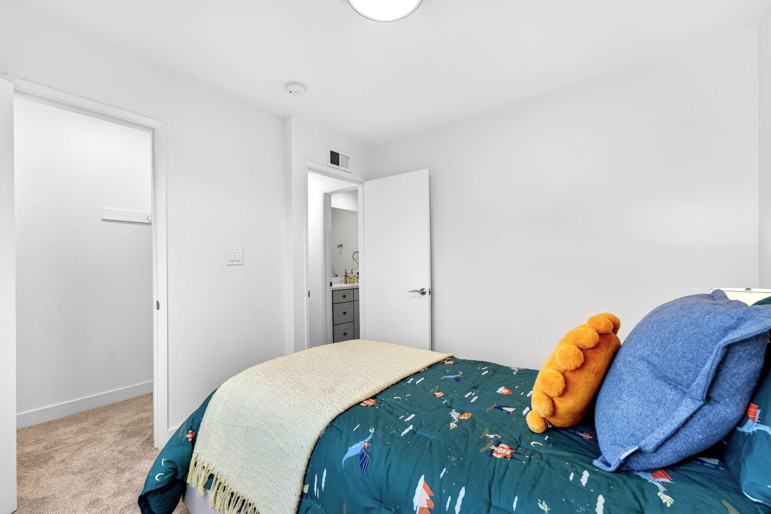 Detail Gallery Image 31 of 54 For 32508 Regents Blvd, Union City,  CA 94587 - 4 Beds | 2/1 Baths