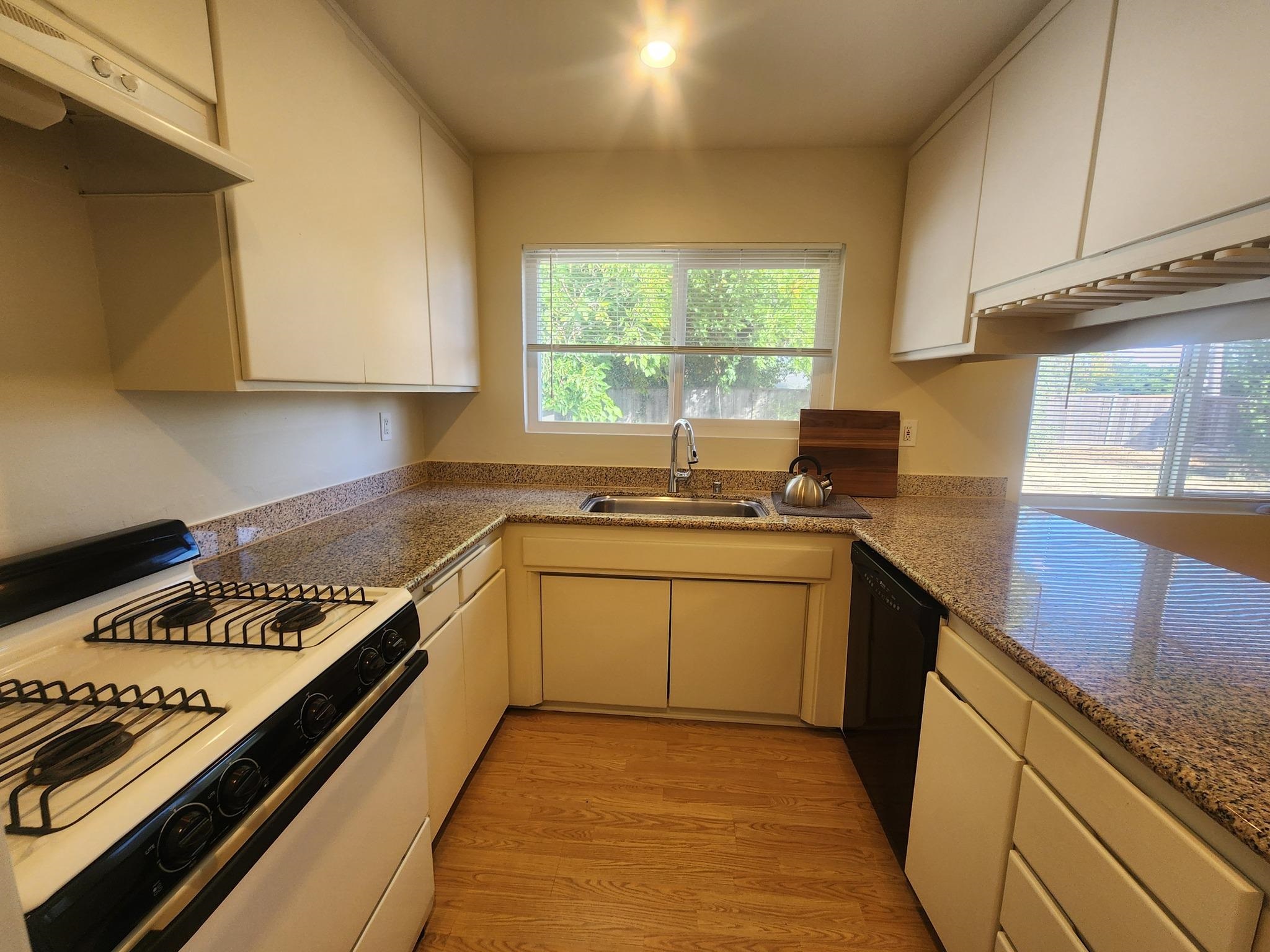 Detail Gallery Image 10 of 27 For 8475 Galindo Drive, Dublin,  CA 94568 - 3 Beds | 2 Baths