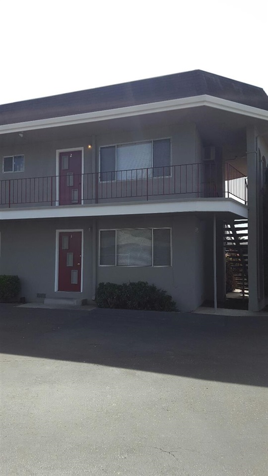 Detail Gallery Image 2 of 12 For 2375 Chestnut St #4,  Livermore,  CA 94551-6857 - 2 Beds | 1 Baths