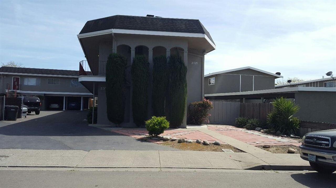 Detail Gallery Image 3 of 12 For 2375 Chestnut St #4,  Livermore,  CA 94551-6857 - 2 Beds | 1 Baths