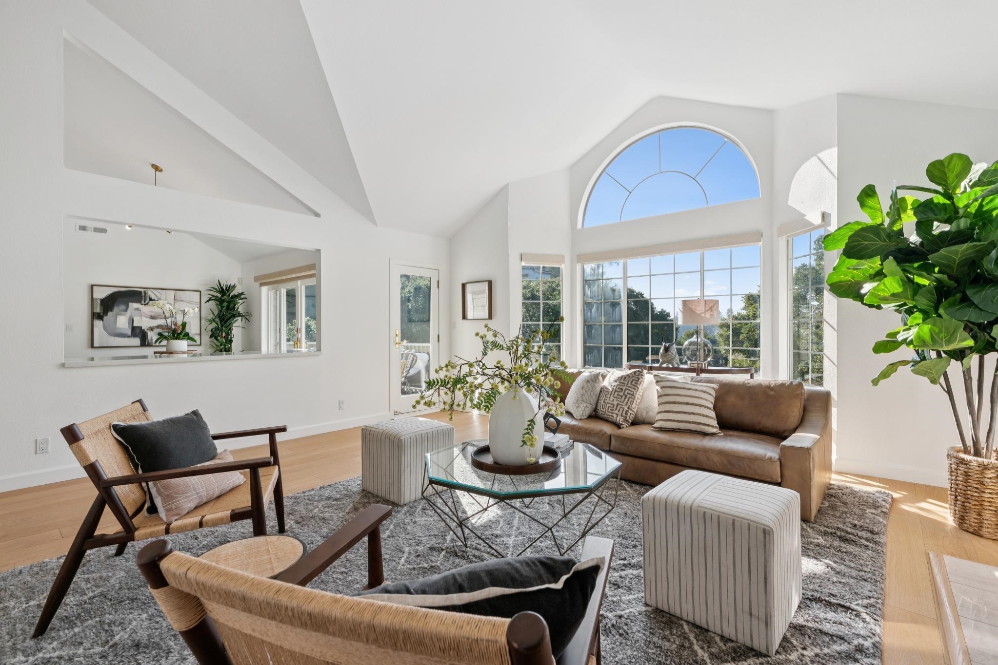 Detail Gallery Image 6 of 52 For 1715 Alhambra Ln, Oakland,  CA 94611 - 4 Beds | 3 Baths