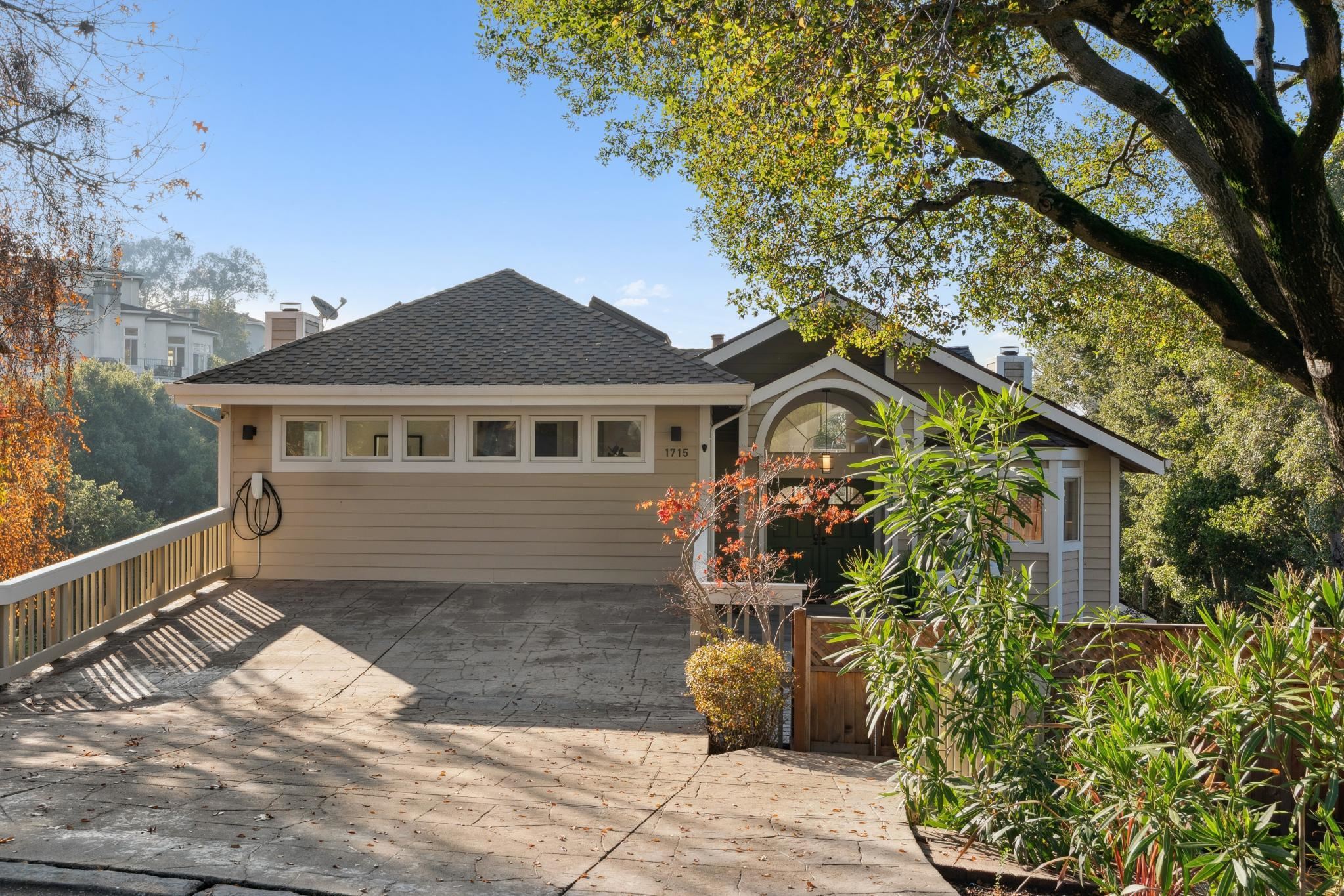 Detail Gallery Image 51 of 52 For 1715 Alhambra Ln, Oakland,  CA 94611 - 4 Beds | 3 Baths