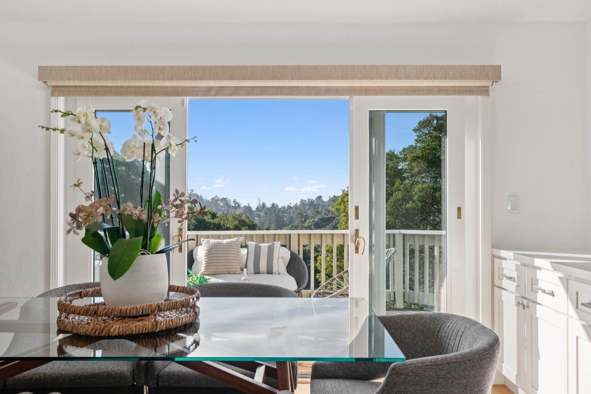 Detail Gallery Image 9 of 52 For 1715 Alhambra Ln, Oakland,  CA 94611 - 4 Beds | 3 Baths